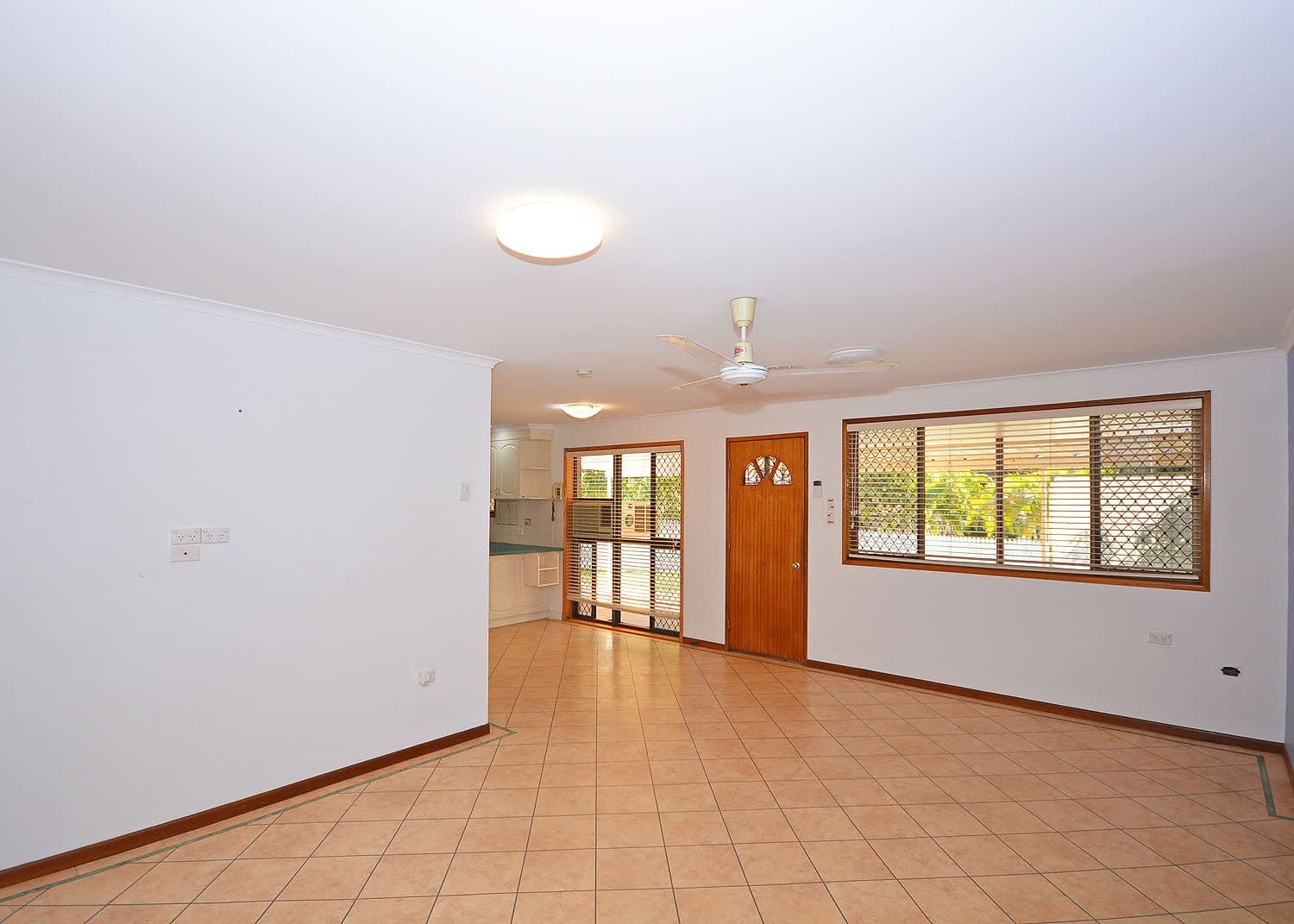 7 Barnstaple Street, Torquay QLD 4655, Torquay - Thumbnail 4