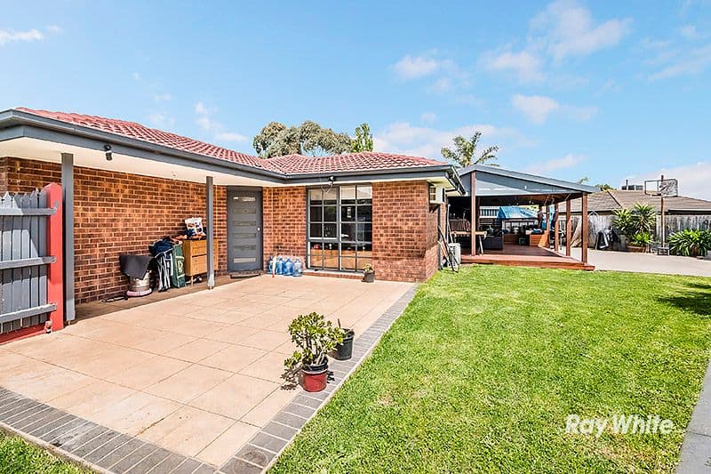 13 Annand Close, Cranbourne West VIC 3977, Cranbourne West - Image 1