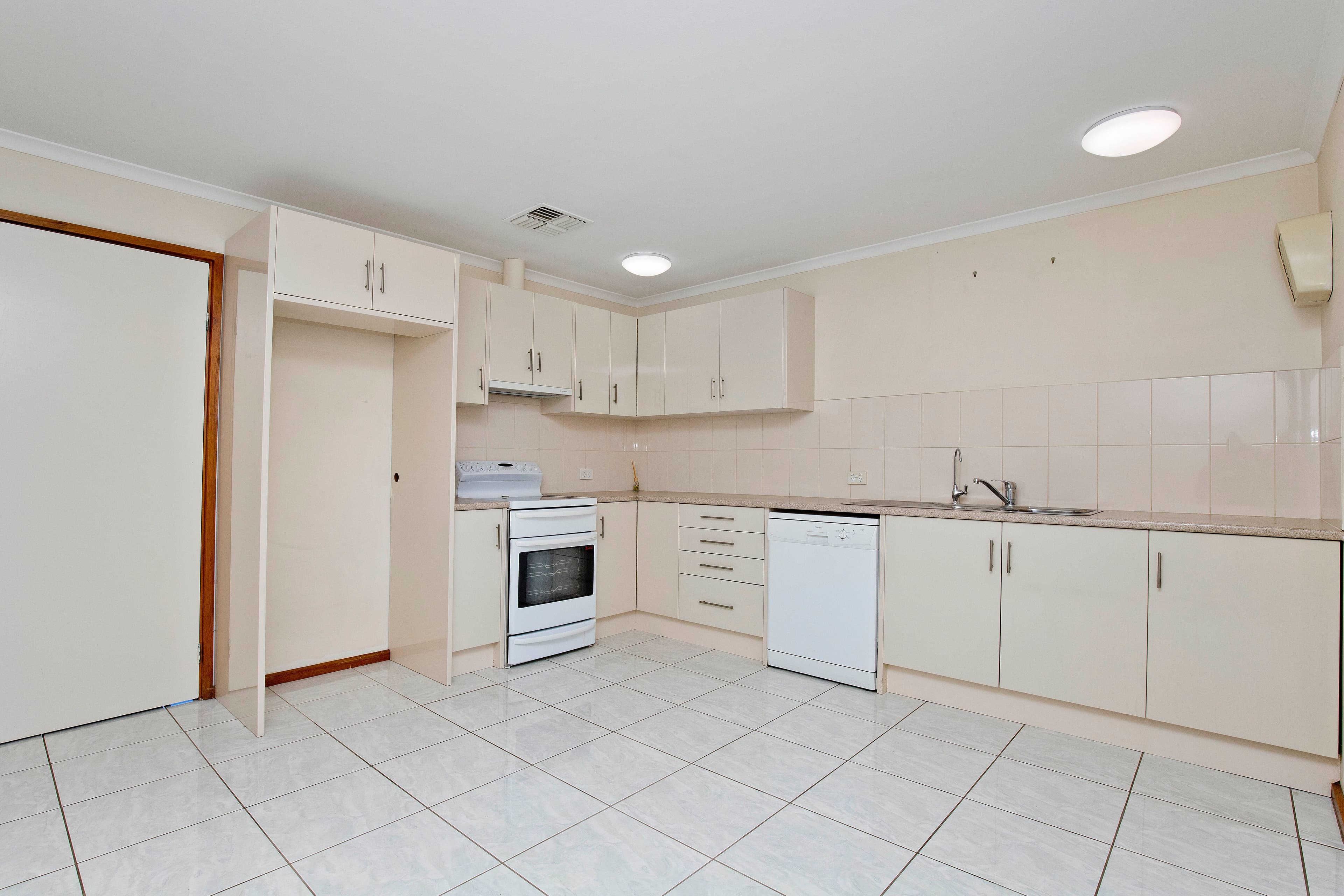 2A Spring Street, Beverley SA 5009, Beverley - Thumbnail 5