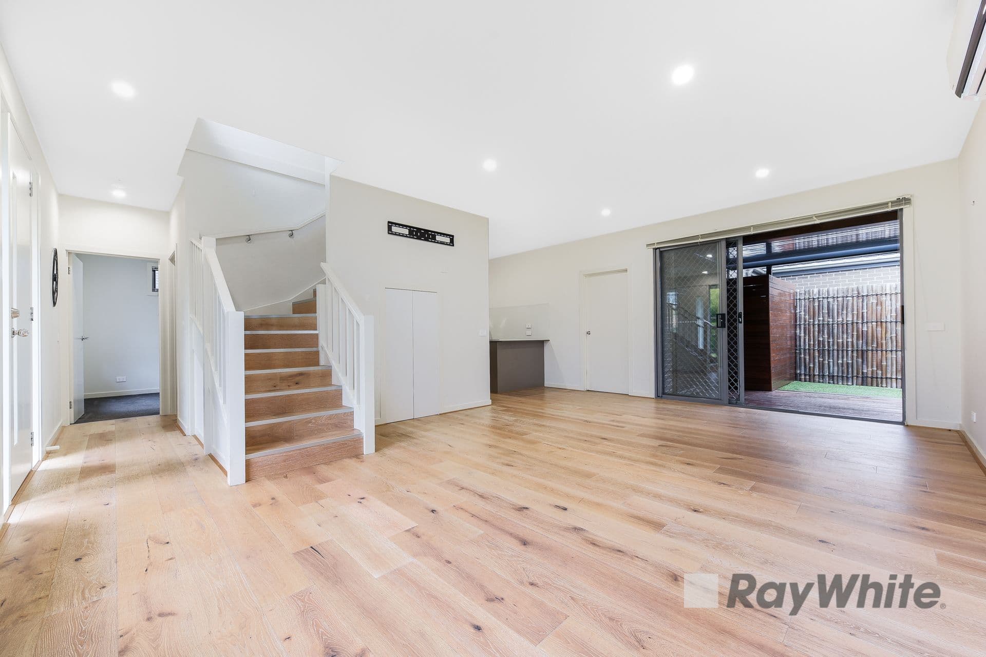 118 Kennington Park Drive, Endeavour Hills VIC 3802, Endeavour Hills - Thumbnail 3