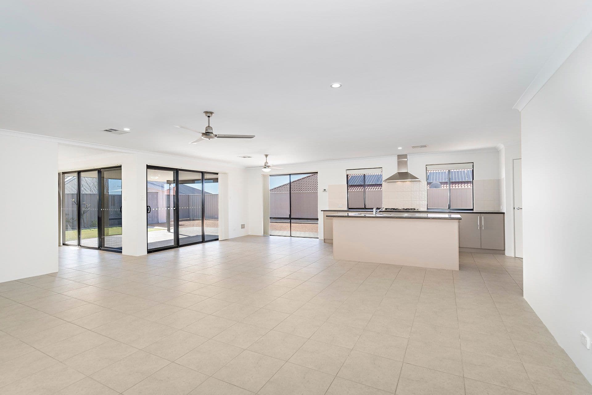 8 Alera Entrance, Wandina WA 6530, Wandina - Thumbnail 2