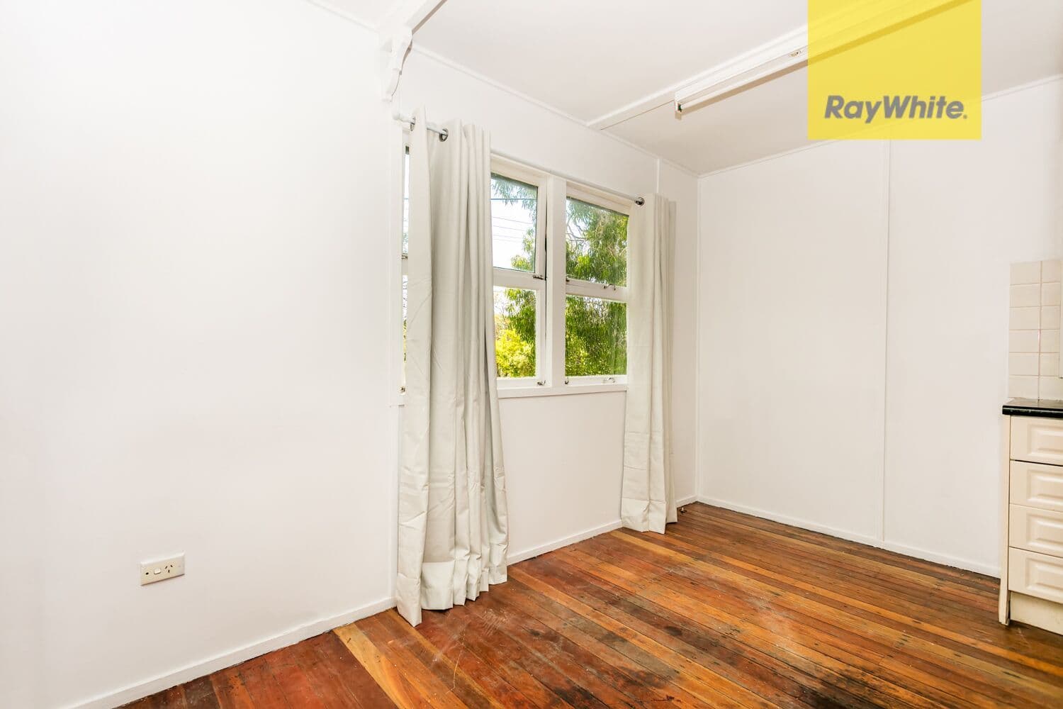 4 Arthur Street, Woodridge QLD 4114, Woodridge - Thumbnail 5