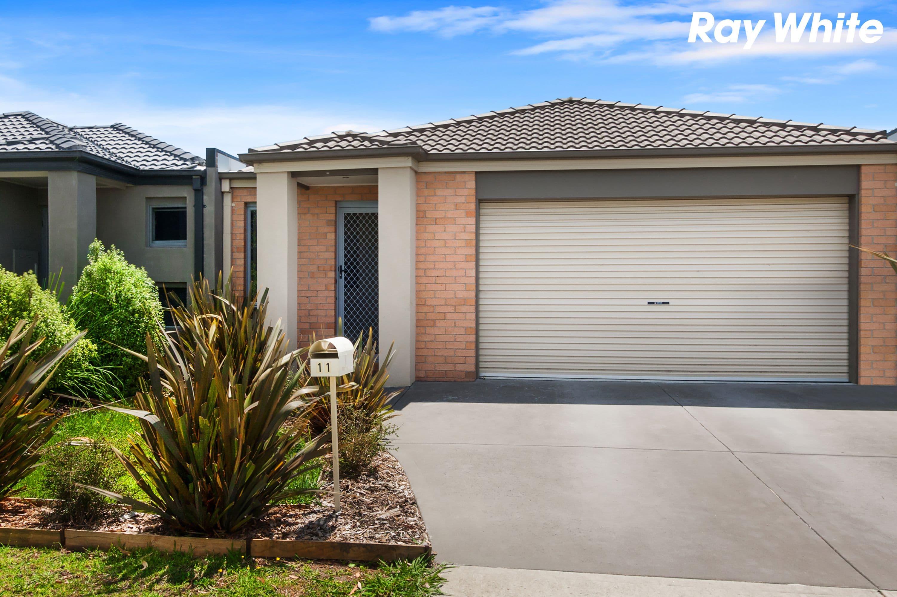 11 Glenvista Road, Pakenham VIC 3810, Pakenham - Thumbnail 3