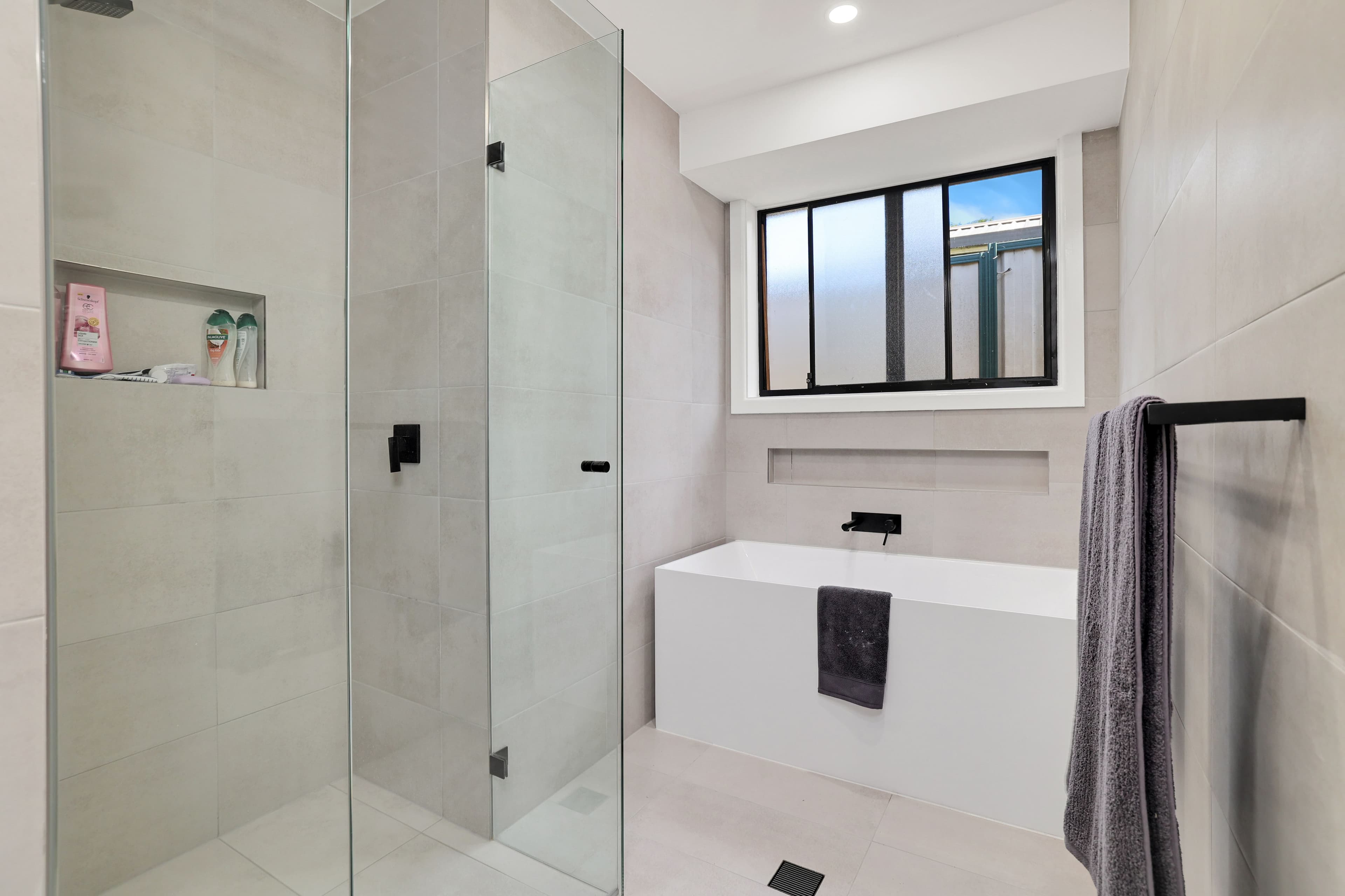 42 Dorrigo Crescent, Bow Bowing NSW 2566, Bow Bowing - Thumbnail 8