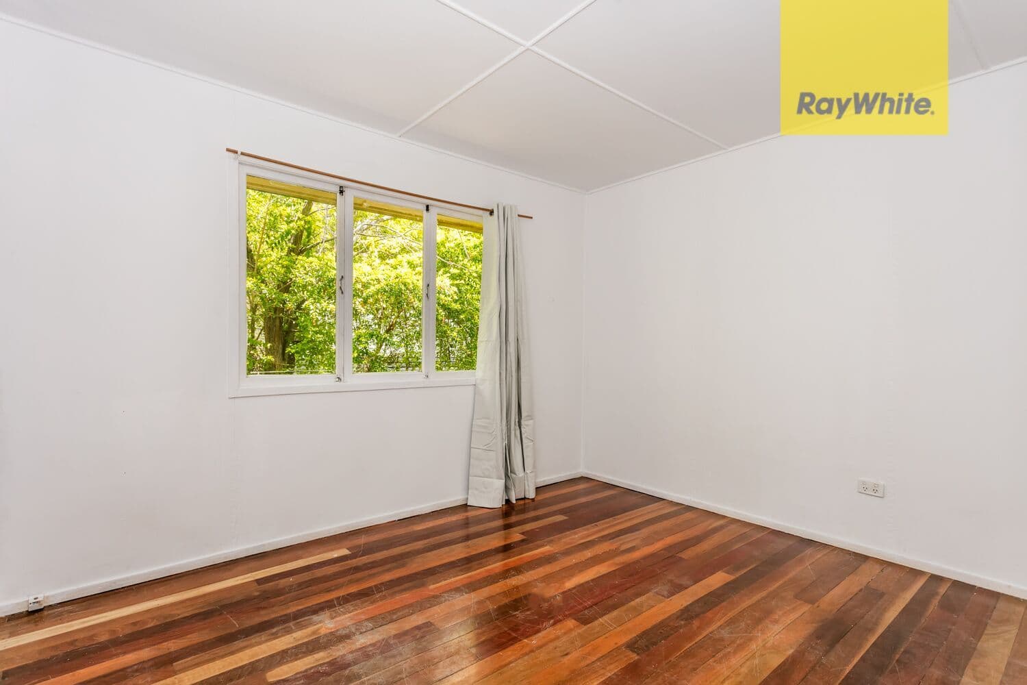 4 Arthur Street, Woodridge QLD 4114, Woodridge - Thumbnail 8