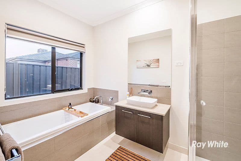 3 Aphrodite Way, Cranbourne West VIC 3977, Cranbourne West - Thumbnail 8