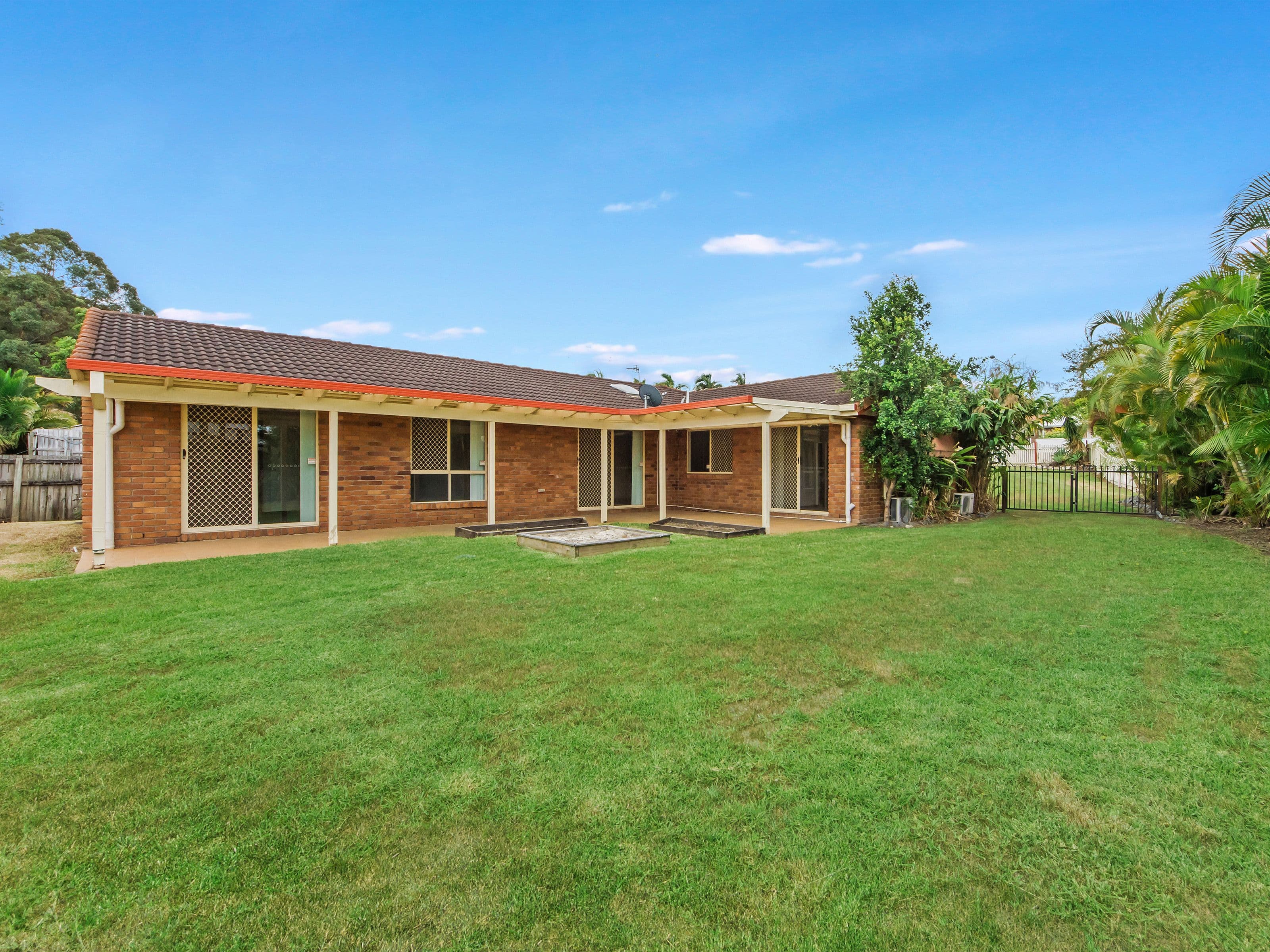 71 Henry Cotton Drive, Parkwood QLD 4214, Parkwood - Thumbnail 3