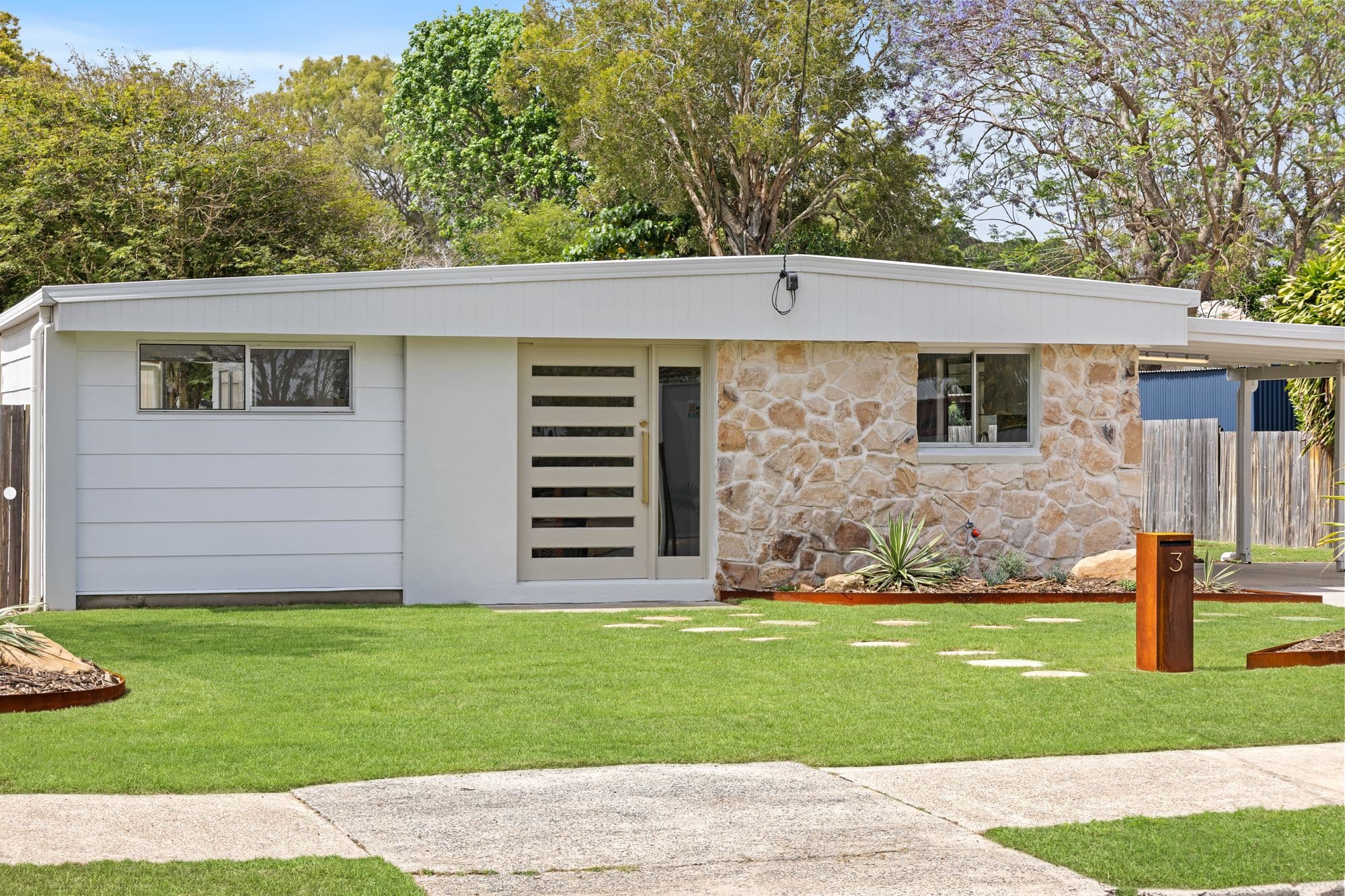 3 Sandpiper Street, Beachmere QLD 4510, Beachmere - Thumbnail 2