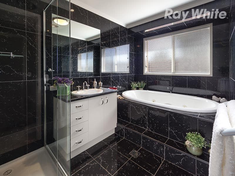689 Pearsall Street, Hamilton Valley - Thumbnail 5
