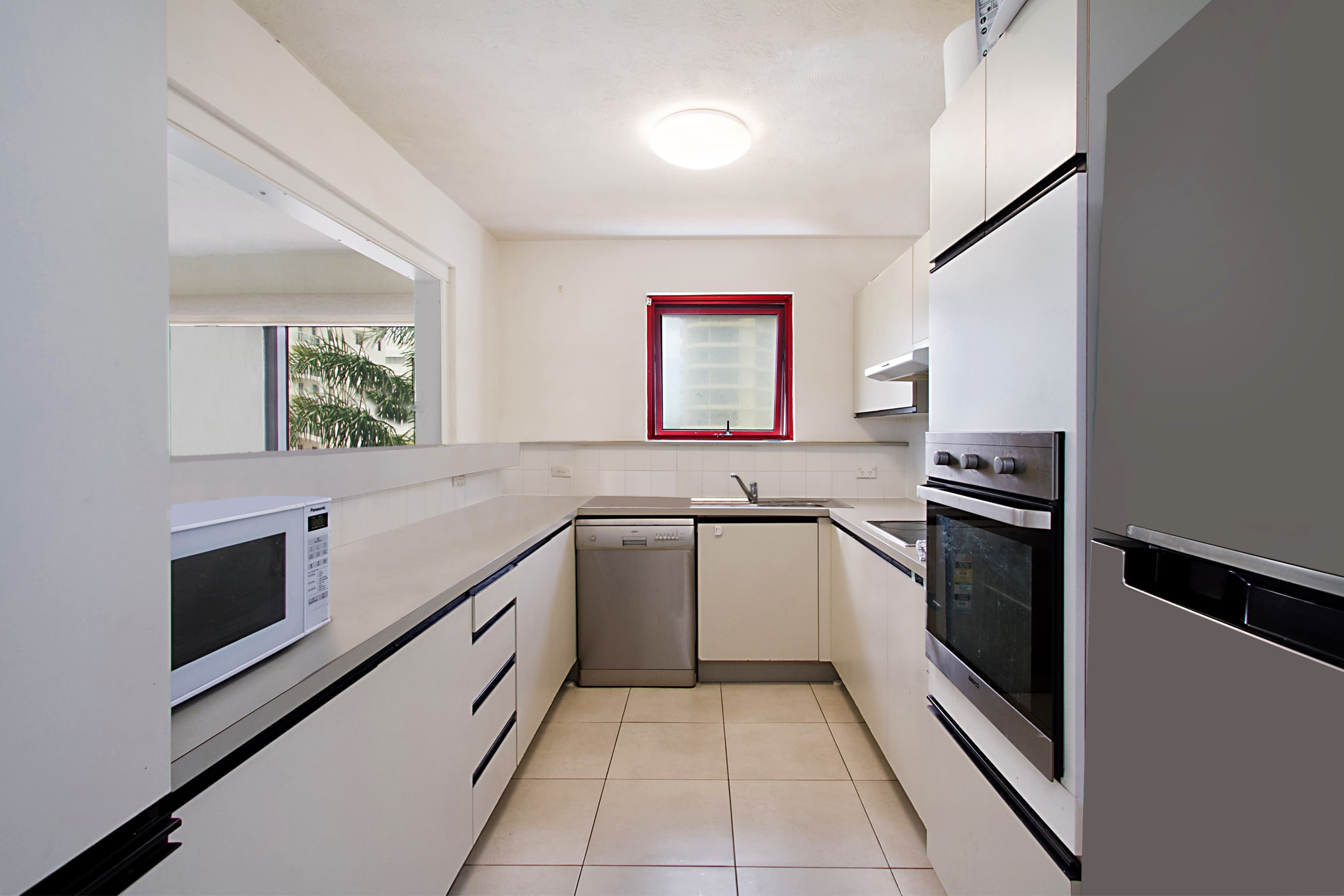 3 'Chelsea' 7 Britannia Avenue, BROADBEACH QLD 4218, Broadbeach - Thumbnail 5
