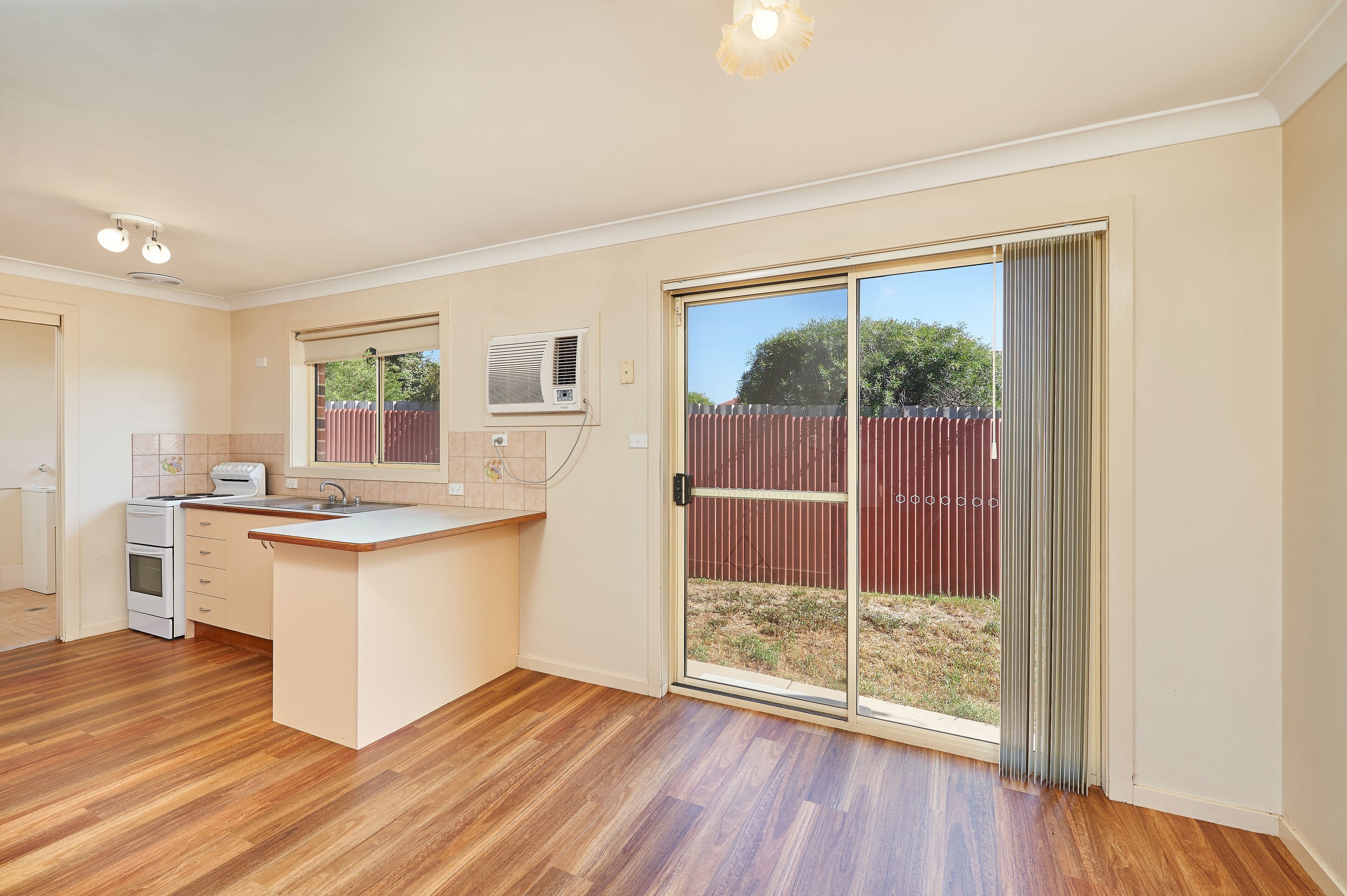 108 Undurra Drive, Glenfield Park - Thumbnail 4