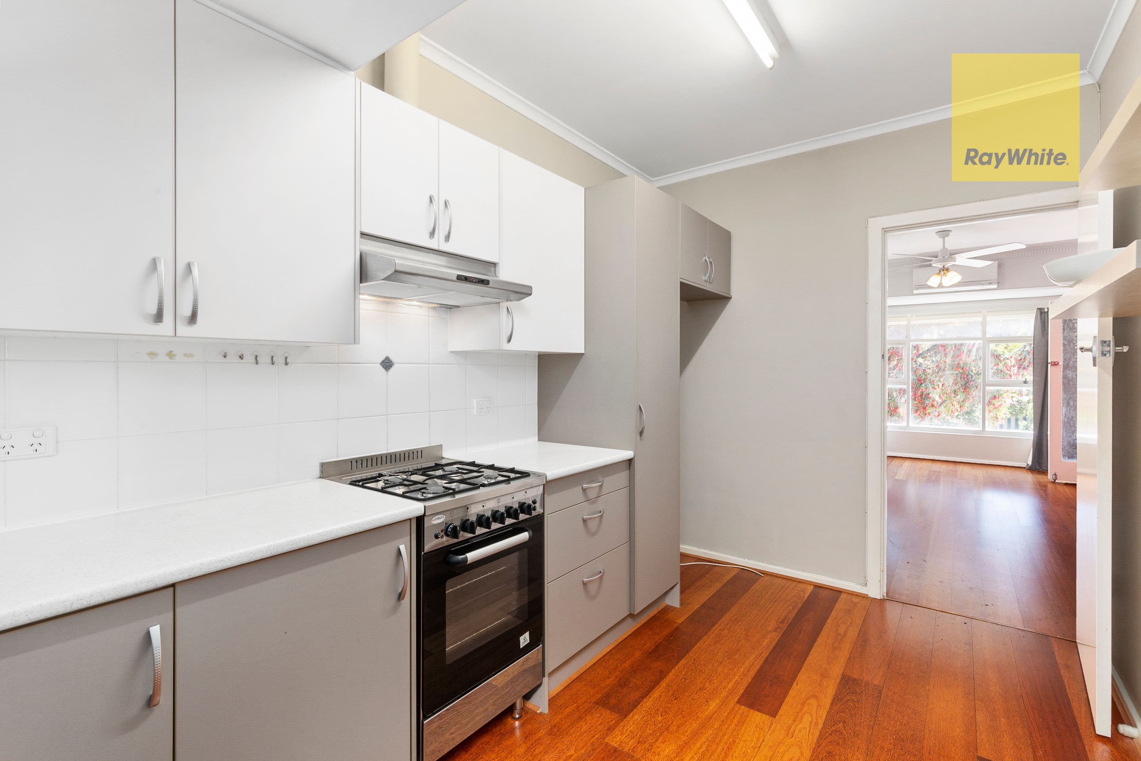 9/4 Dunbar Terrace, Glenelg East SA 5045, Glenelg East - Thumbnail 2