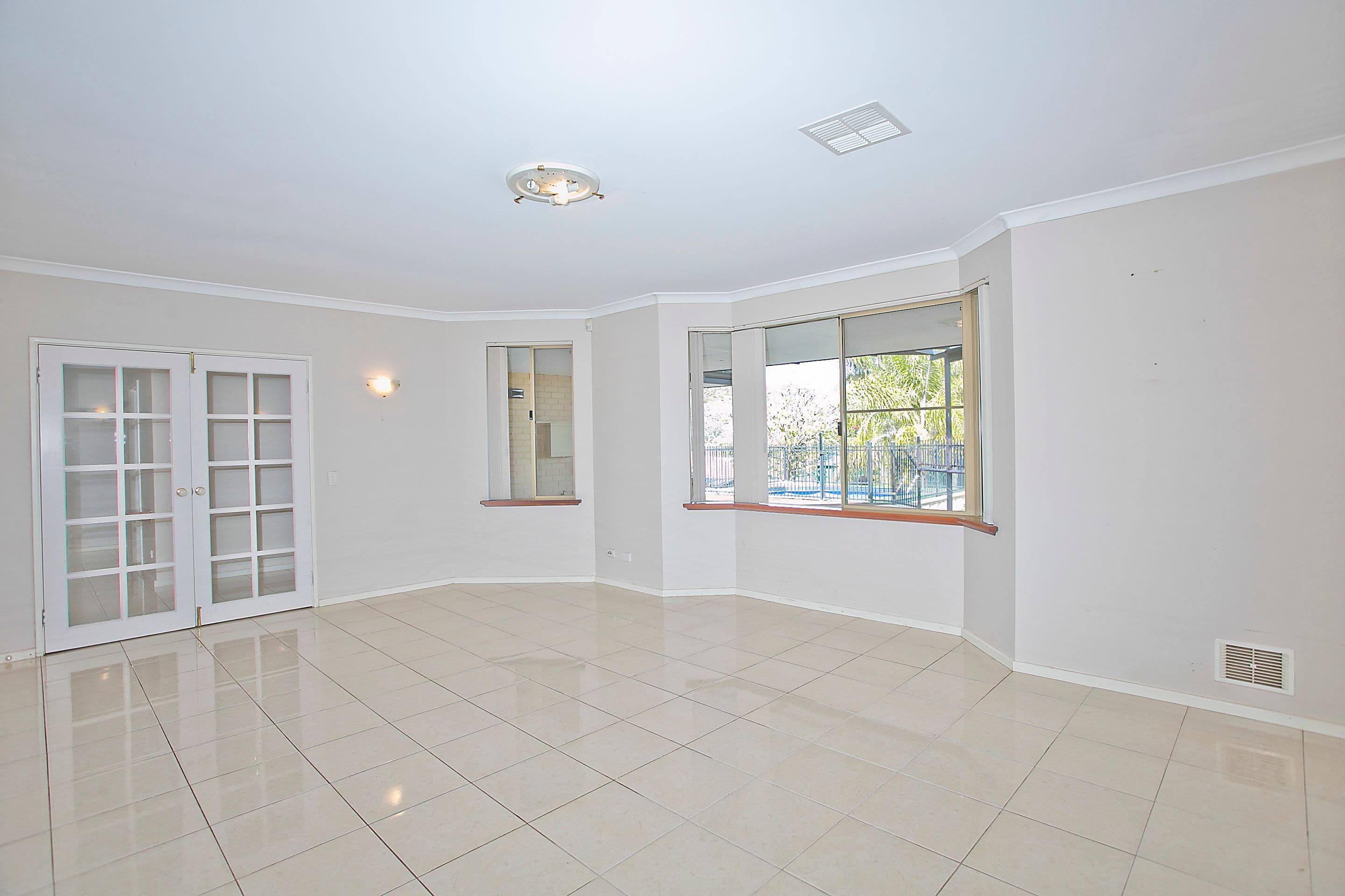 9 Stirling Close, Swan View WA 6056, Swan View - Thumbnail 6