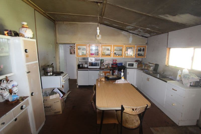 49 Edward Street, Charleville QLD 4470, Charleville - Thumbnail 4