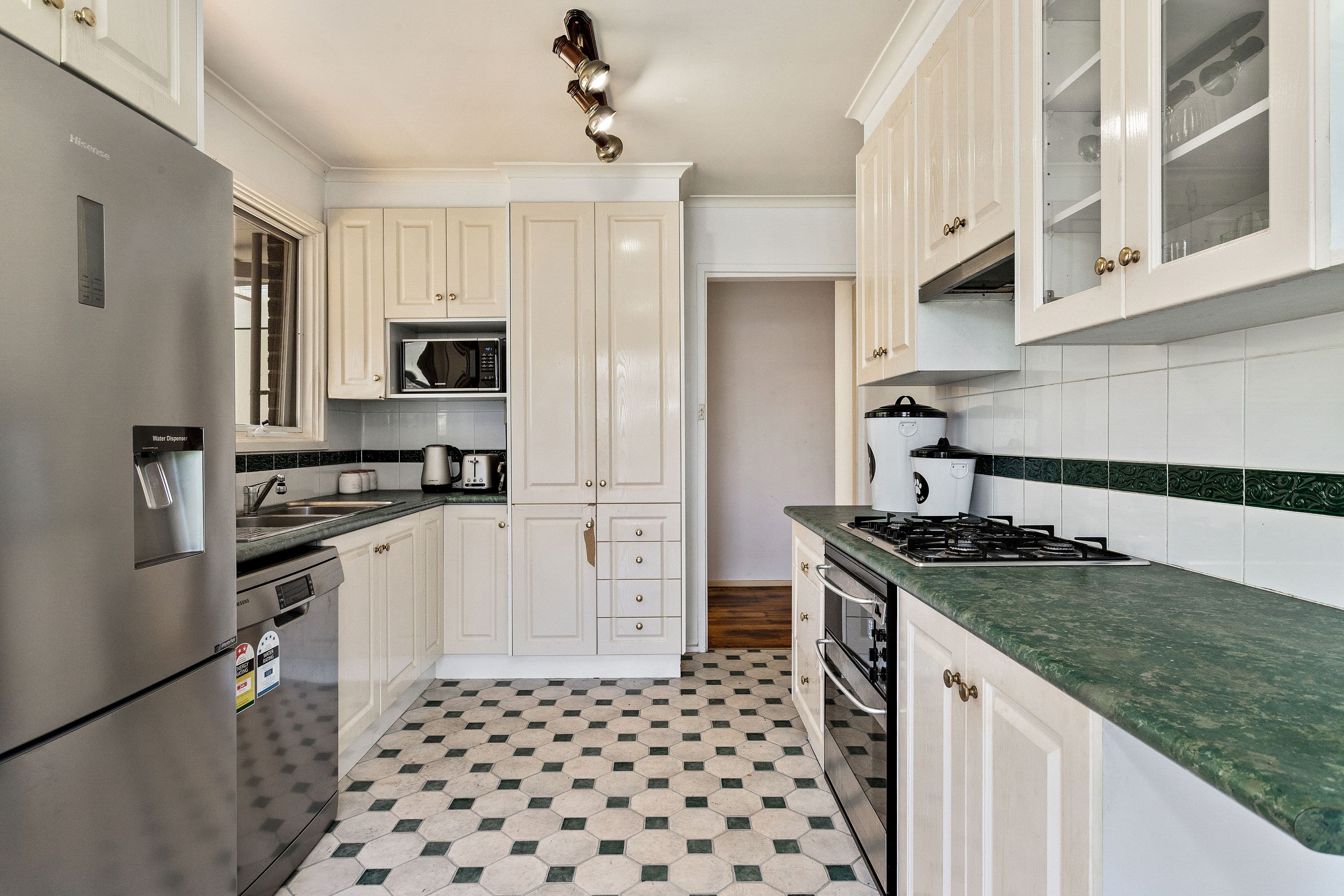 1 Nuraylia Avenue, Croydon VIC 3136, Croydon - Thumbnail 4