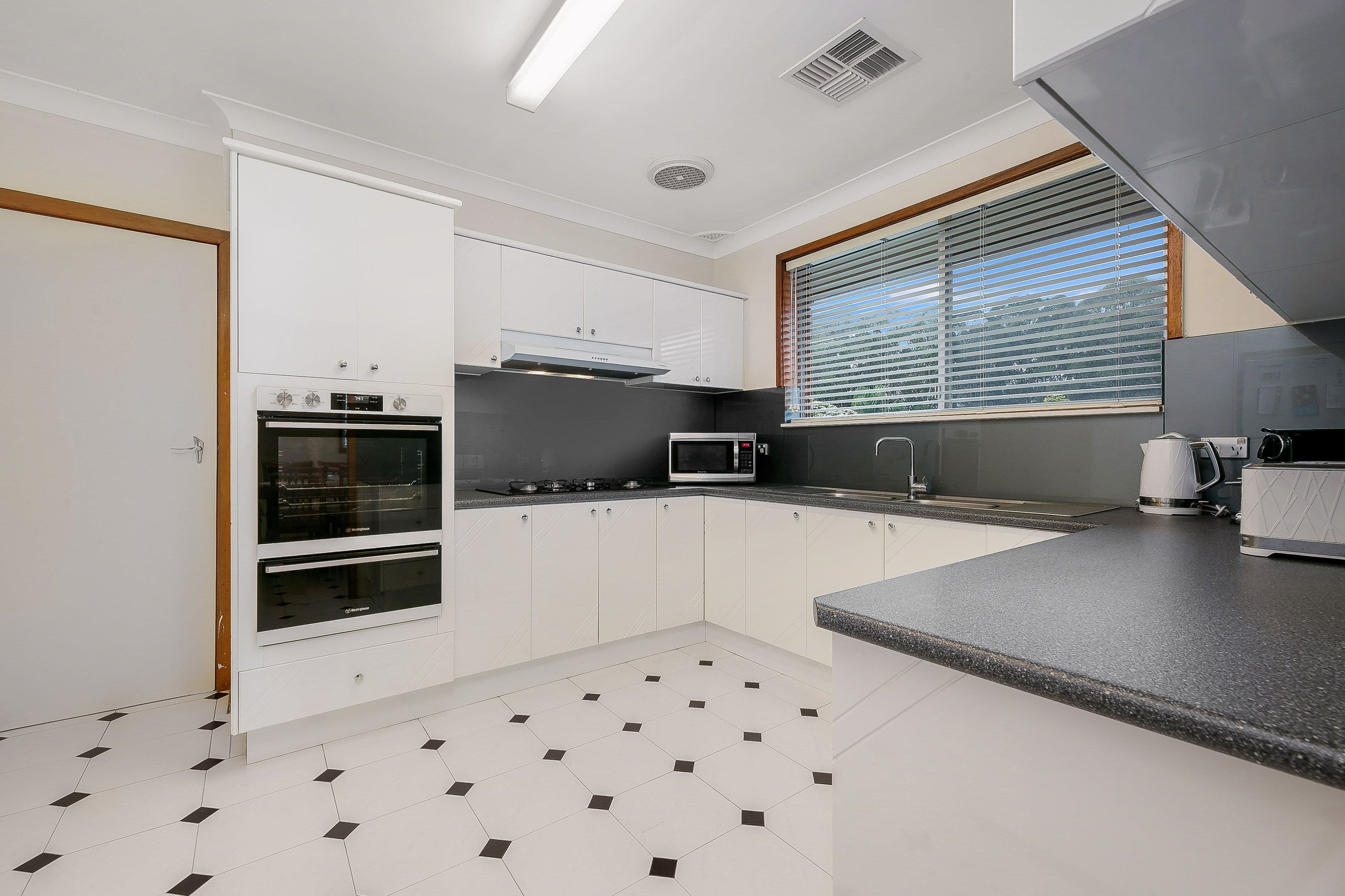 1 Arana Close, Georges Hall NSW 2198, Georges Hall - Thumbnail 3