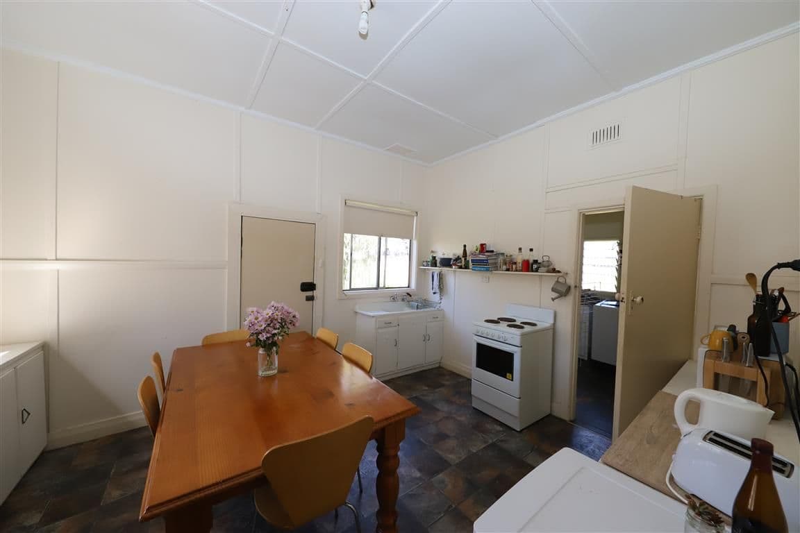 69 Capper Street, Tumut - Thumbnail 2