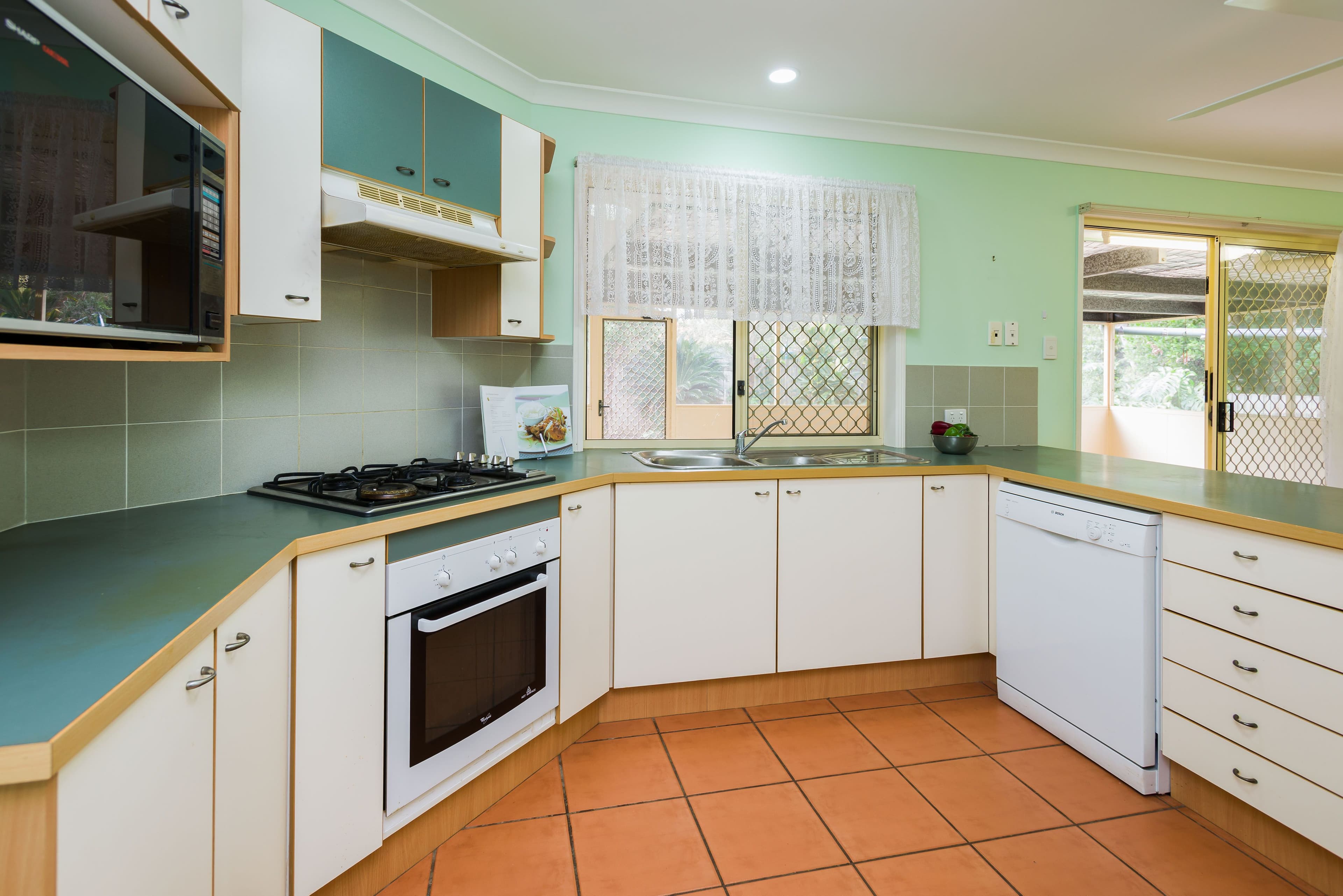 18 Sunningdale Drive, Redland Bay QLD 4165, Redland Bay - Thumbnail 4
