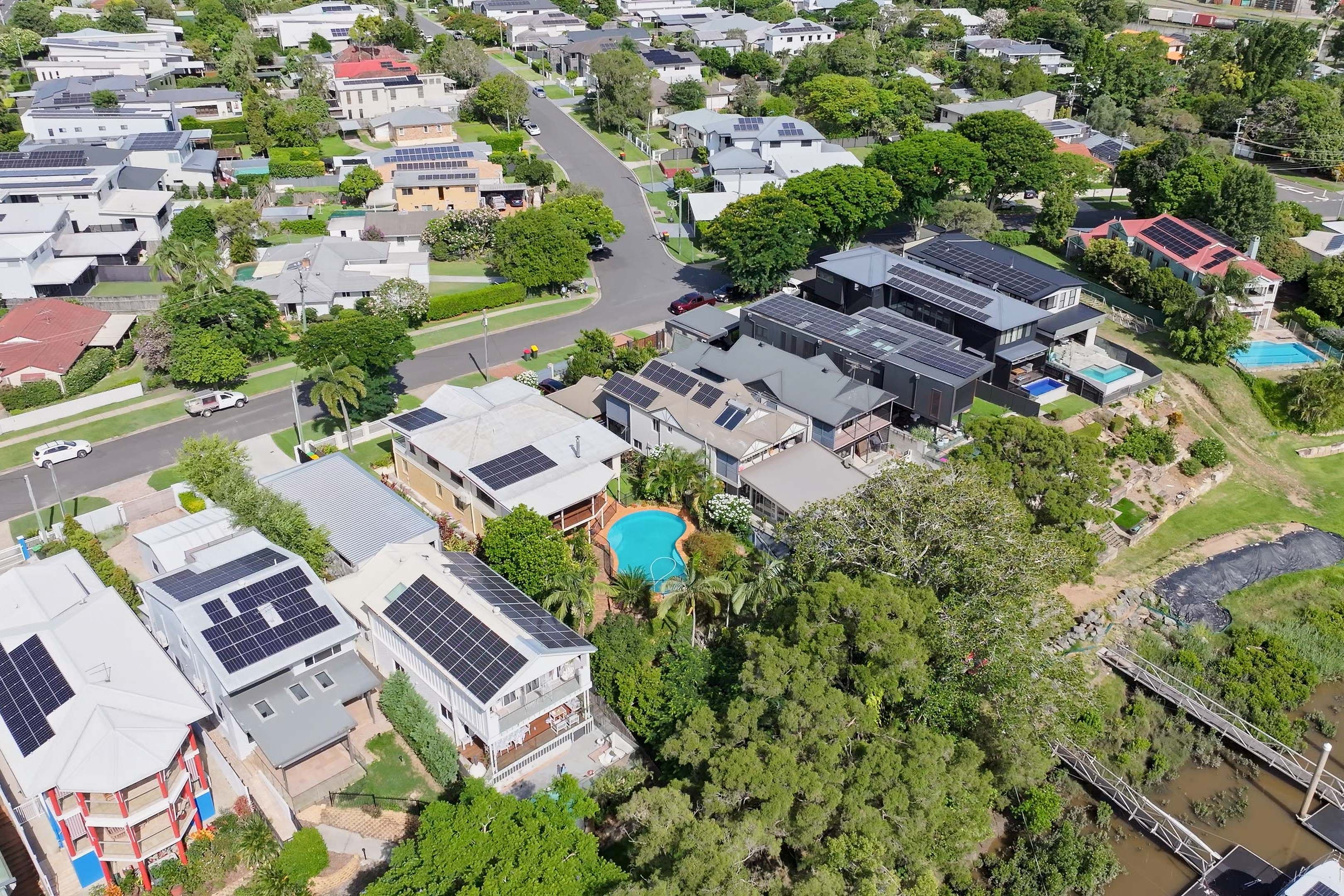 15 Vivian Street, Tennyson QLD 4105, Tennyson - Thumbnail 3