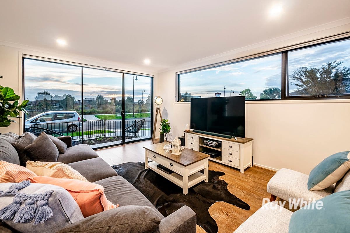 8 Parkdale Drive, Lyndhurst VIC 3975, Lyndhurst - Thumbnail 3