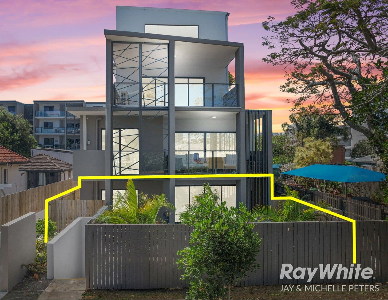 10 Rock Street, Scarborough QLD 4020, Scarborough - Thumbnail 2