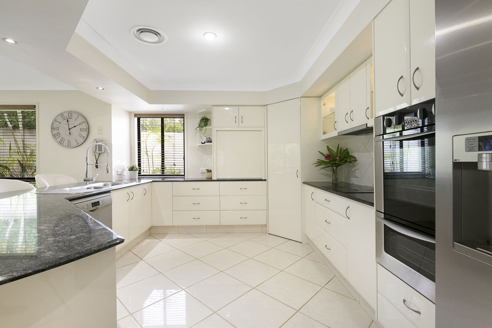 14 Orpington Court, Arundel QLD 4214, Arundel - Thumbnail 4