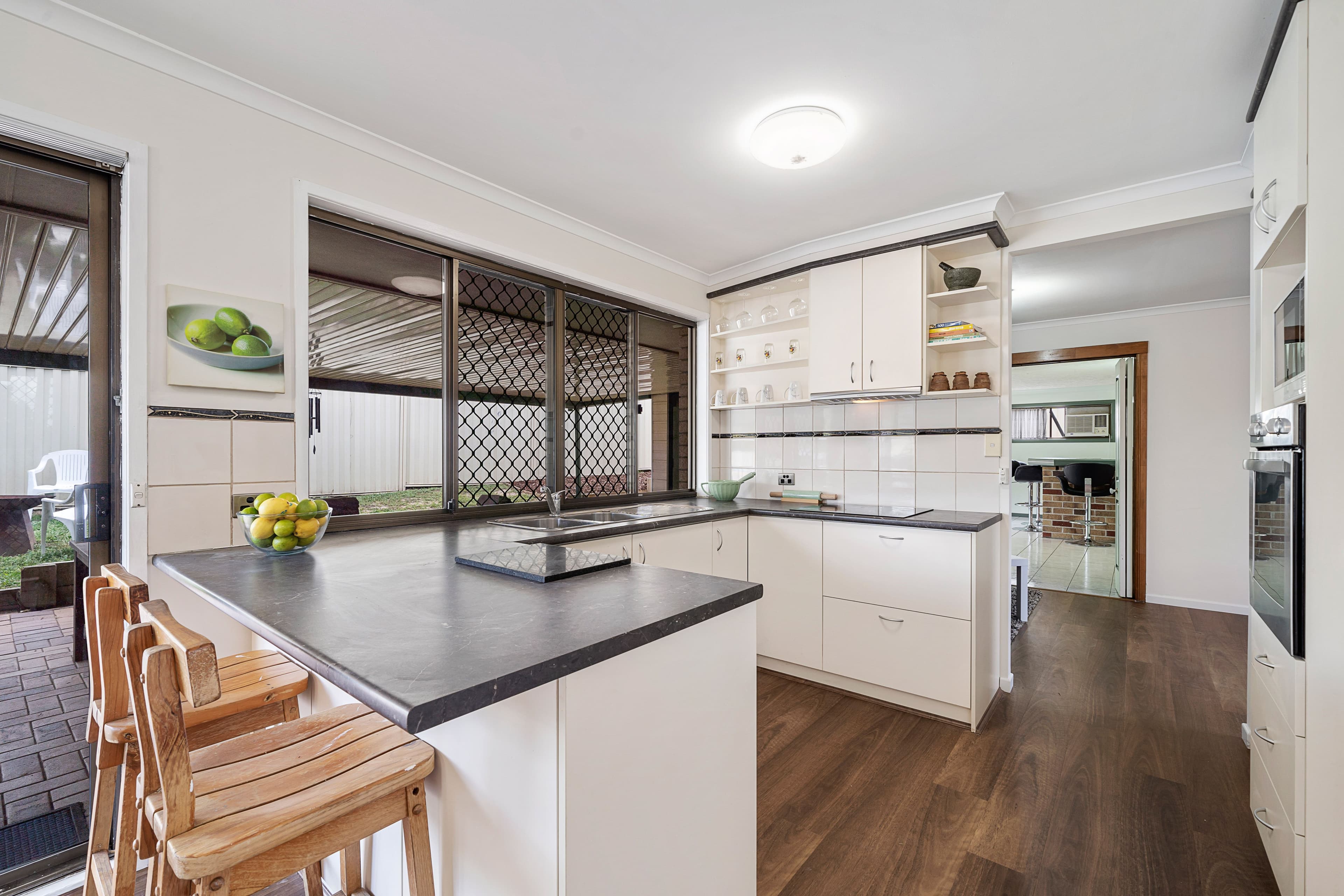 6 Cydonia Court, Regents Park QLD 4118, Regents Park - Thumbnail 2