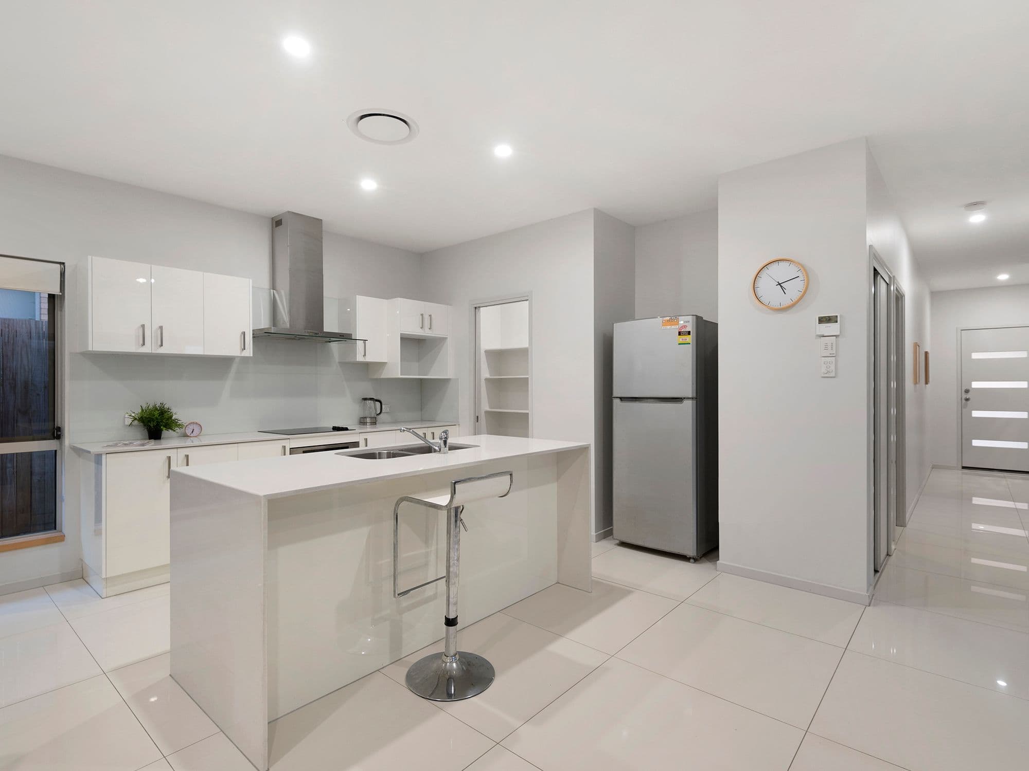 4 Woodgate Street, Oxley QLD 4075, Oxley - Thumbnail 2