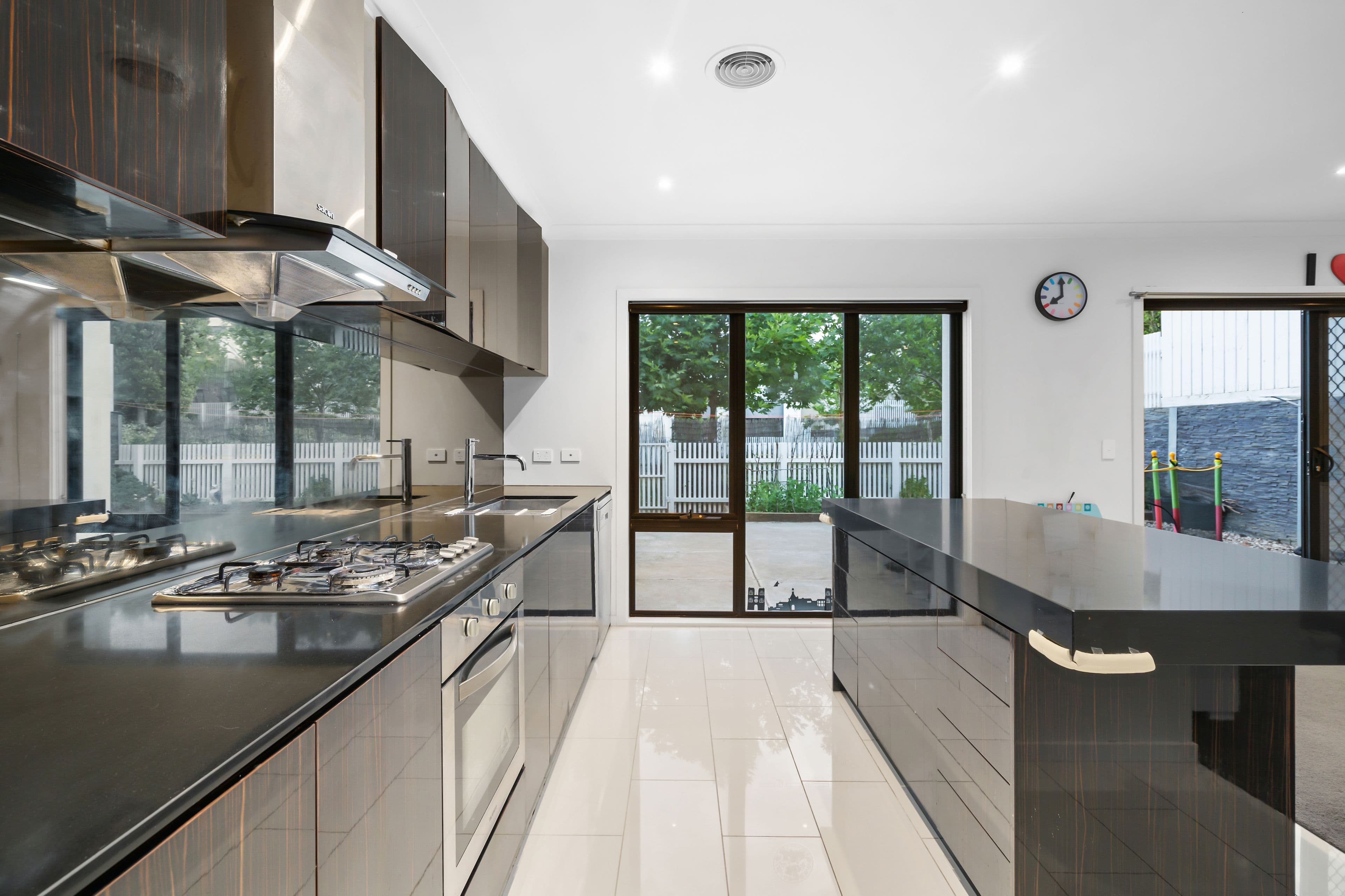 6 Edinburgh Circuit, Bundoora VIC 3083, Bundoora - Thumbnail 2