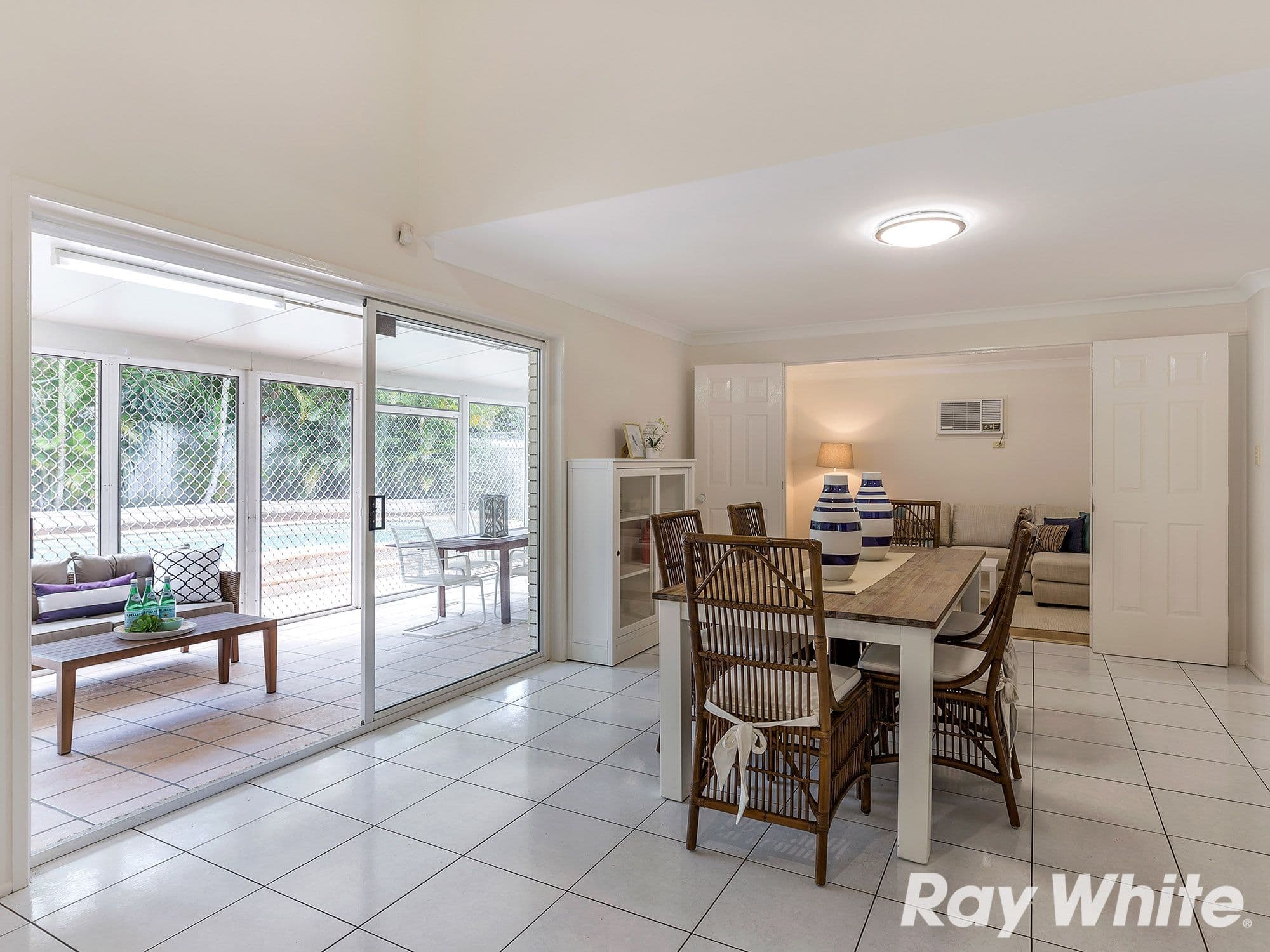 29 Swan Lake Crescent, Calamvale QLD 4116, Calamvale - Thumbnail 5