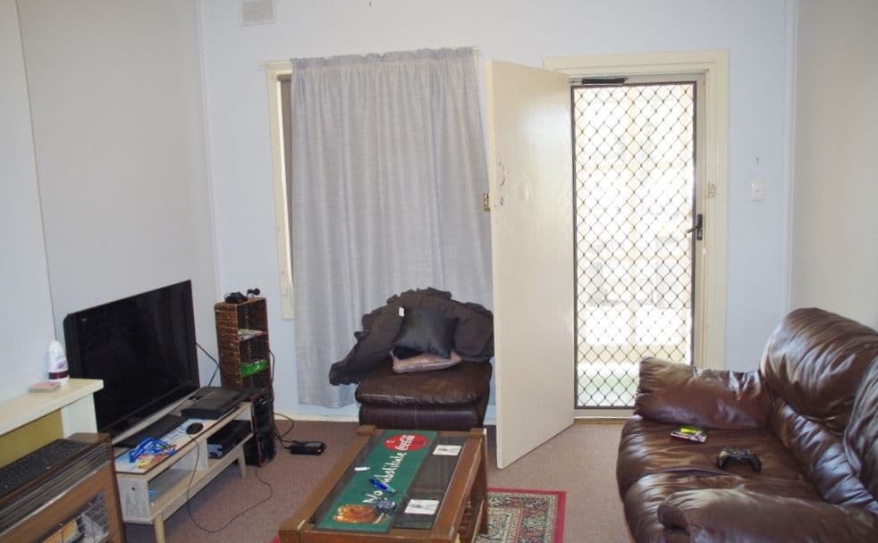 10 Twentieth Street, Renmark SA 5341, Renmark - Thumbnail 2
