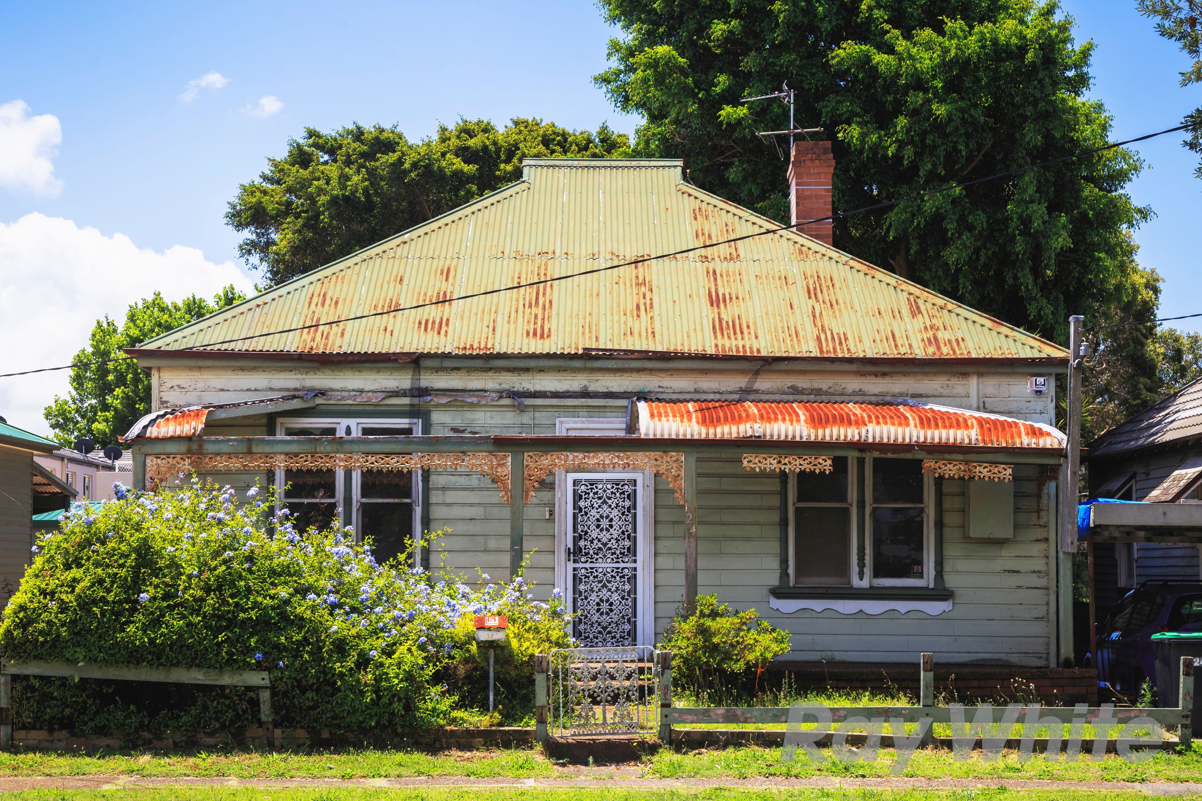 124 Lindsay Street, Hamilton - Image 1