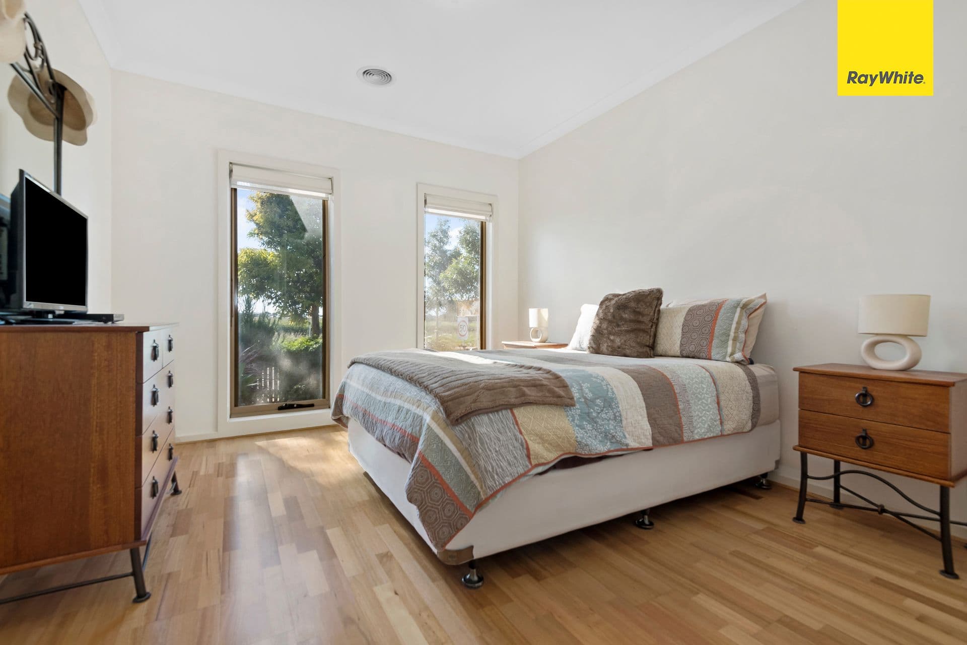 806 Eynesbury Road, Eynesbury VIC 3338, Eynesbury - Thumbnail 2