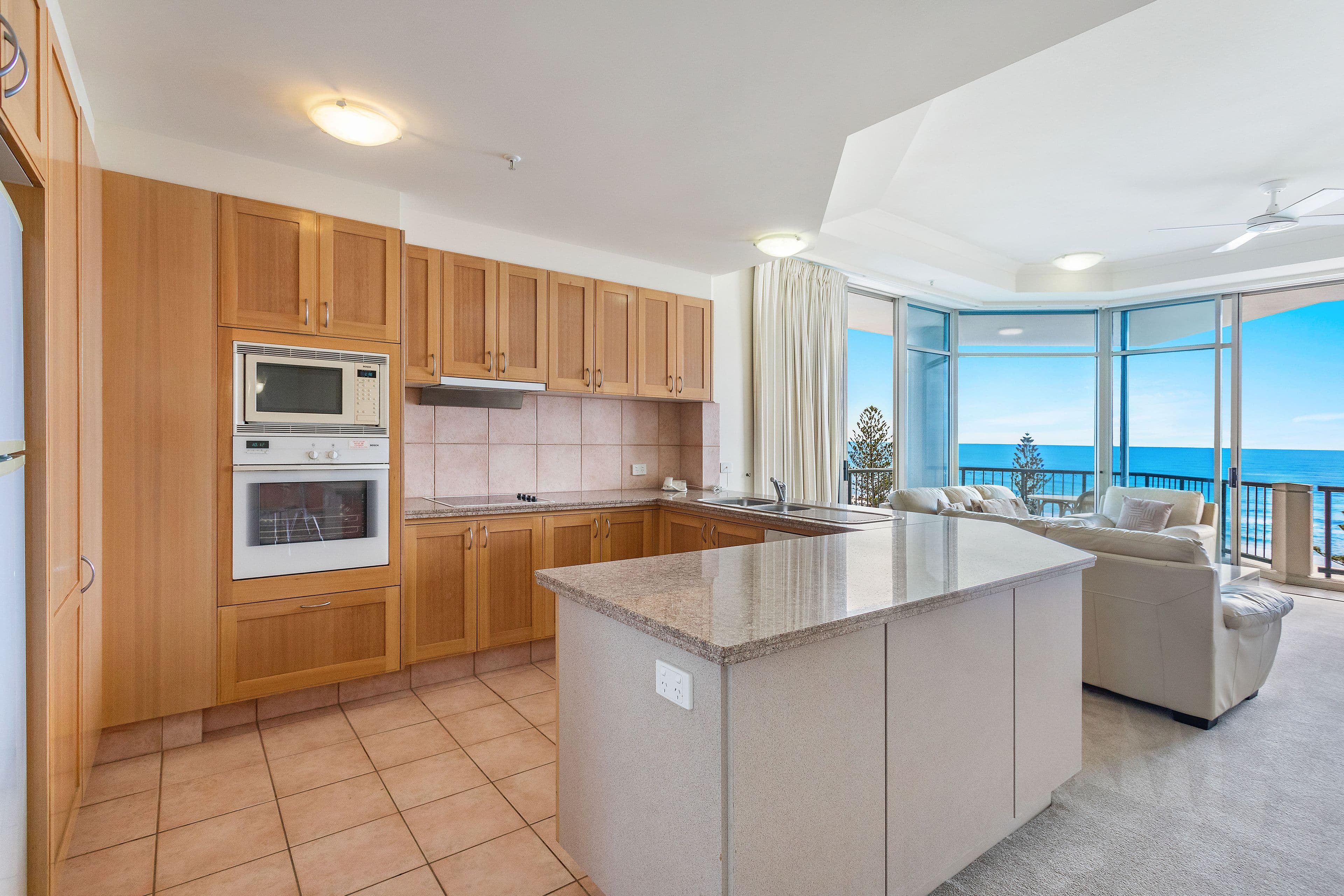 87 'Oceana' 100 Old Burleigh Road, Broadbeach QLD 4218, Broadbeach - Thumbnail 2