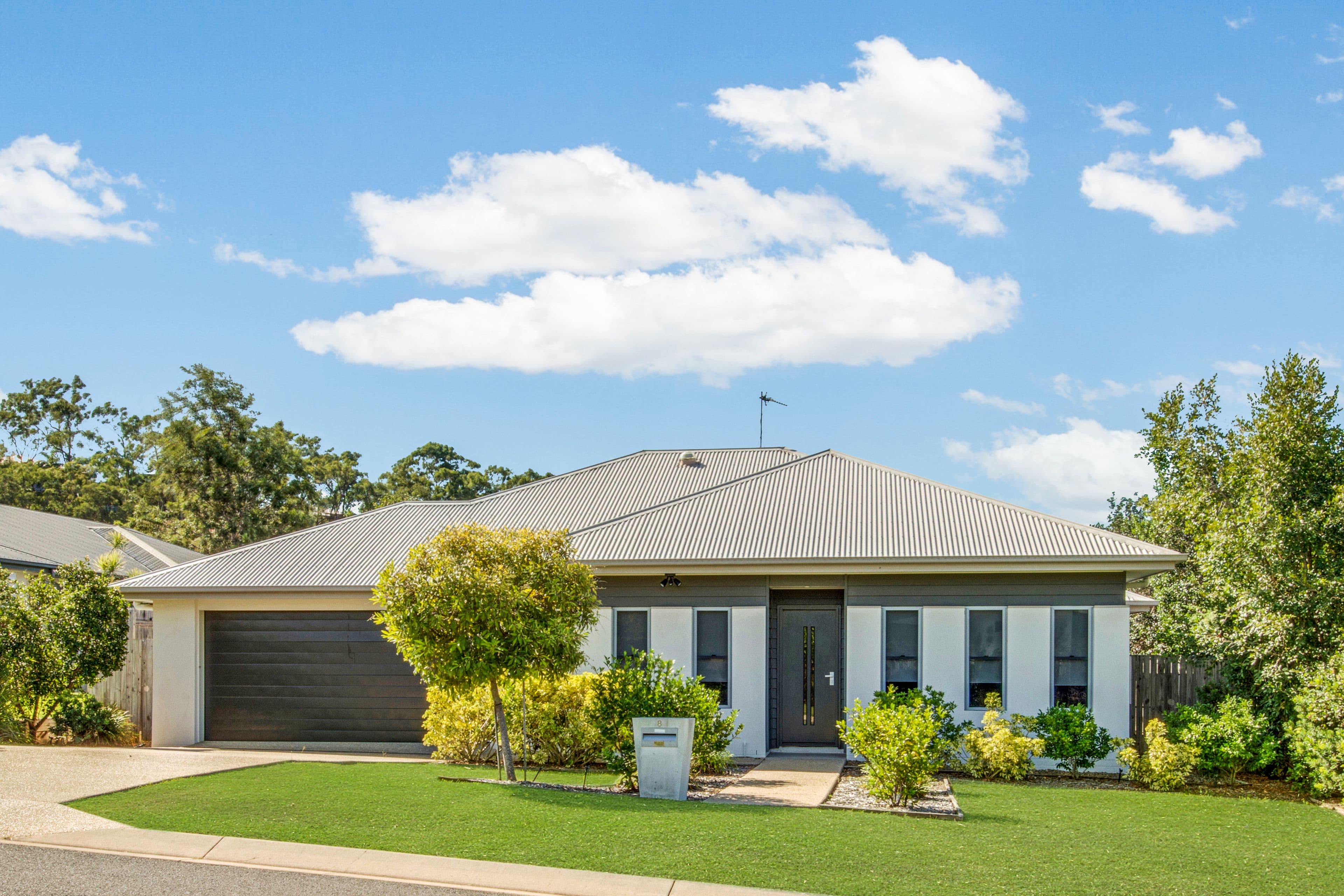 8 Iris Road, Kirkwood QLD 4680, Kirkwood - Thumbnail 2