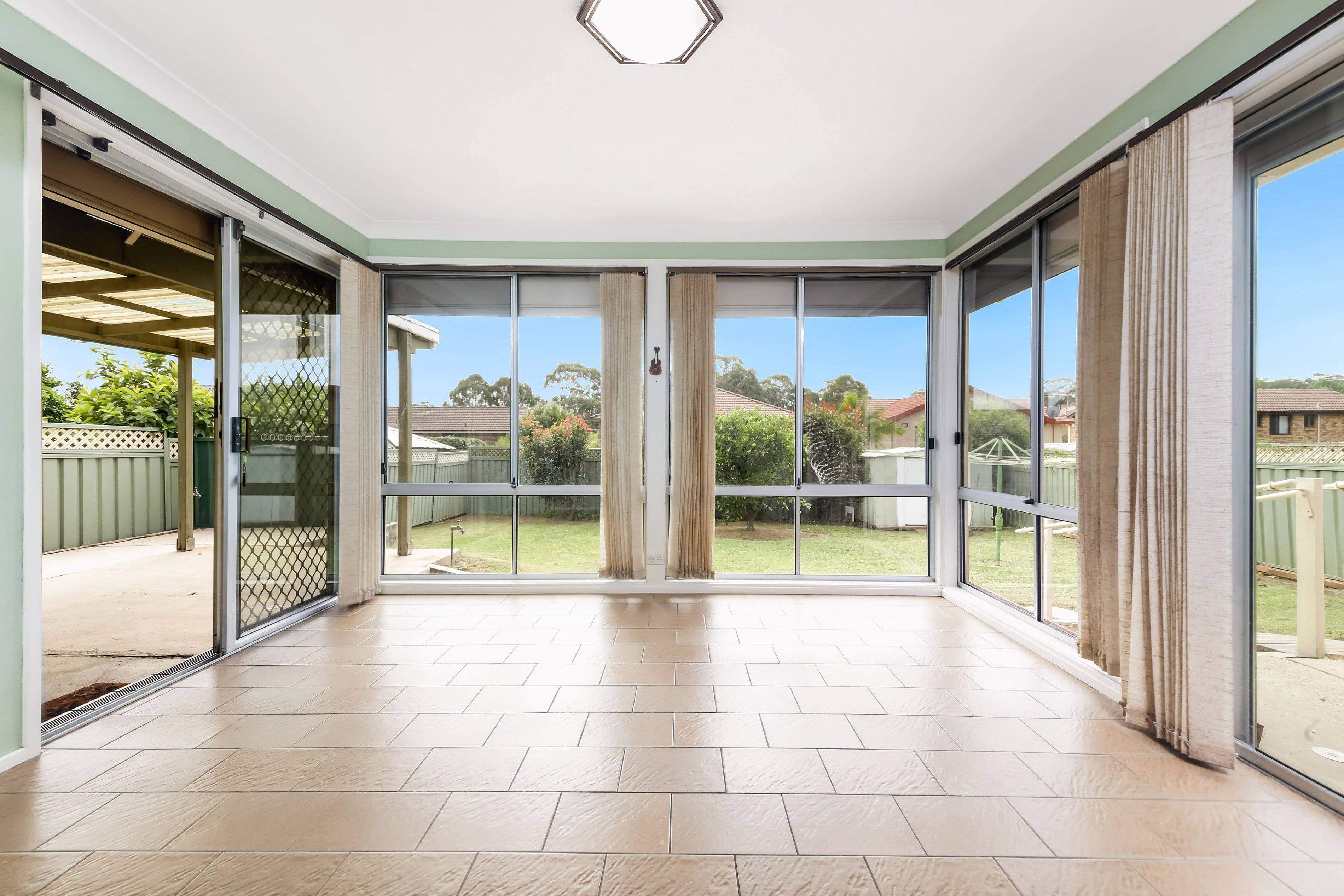 160 Birdwood Road, Georges Hall - Thumbnail 5