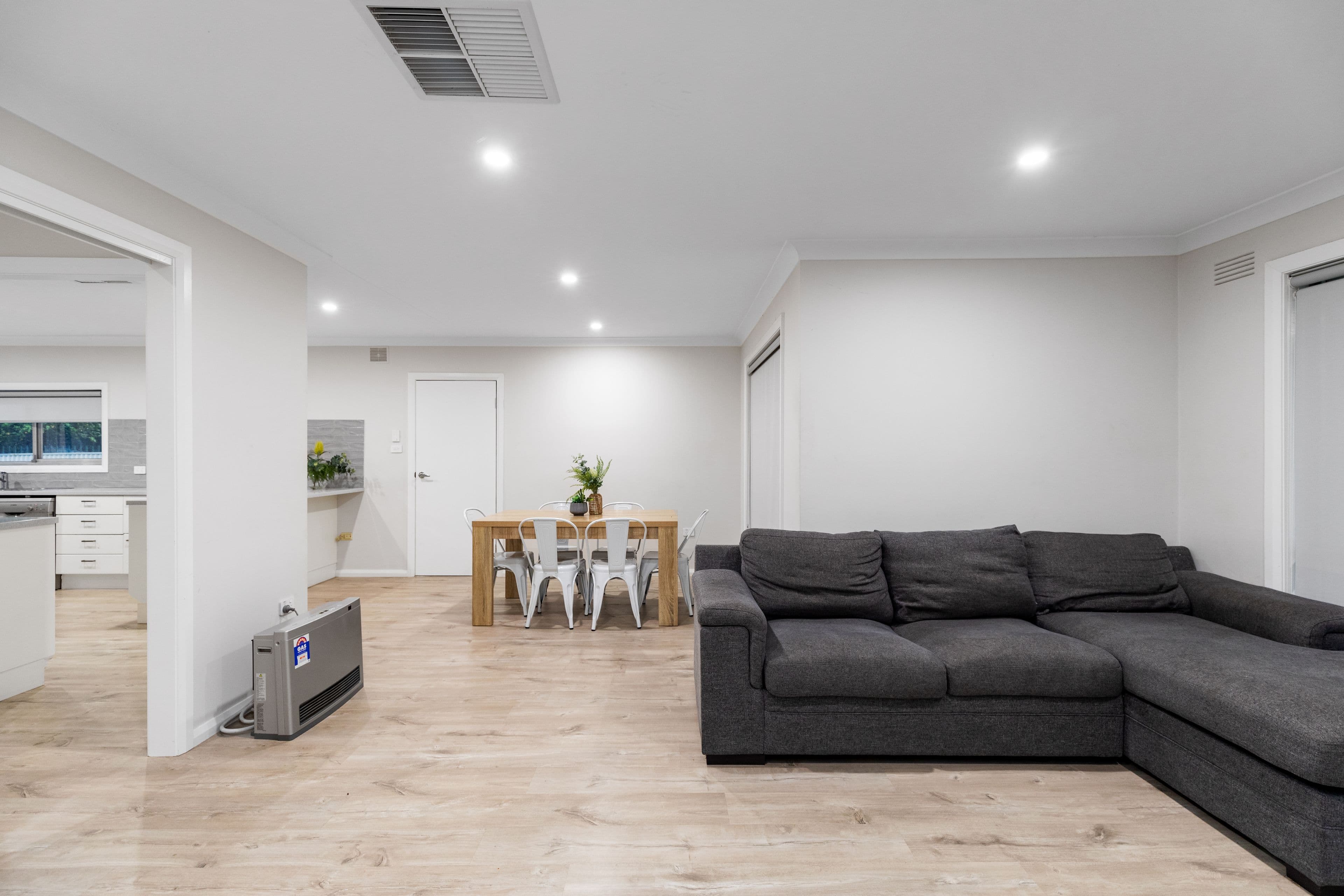 61 Leavenworth Drive, Mount Austin NSW 2650, Mount Austin - Thumbnail 4