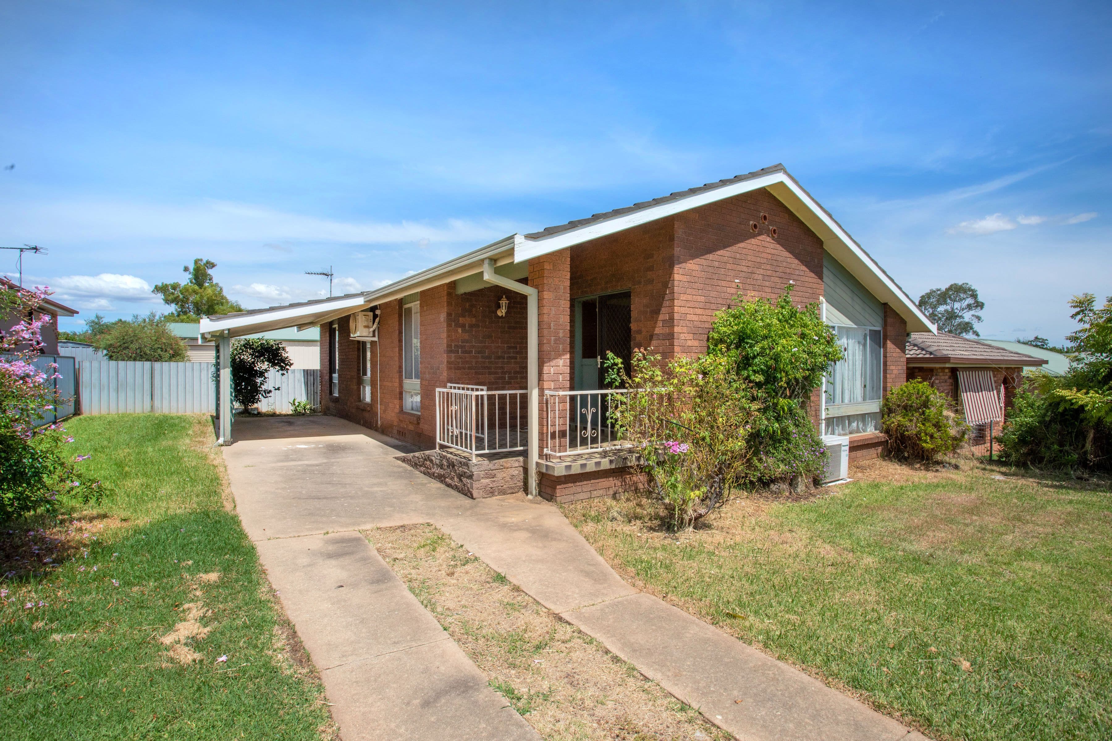 9 Nambucca Circuit, Cowra NSW 2794, Cowra - Image 1