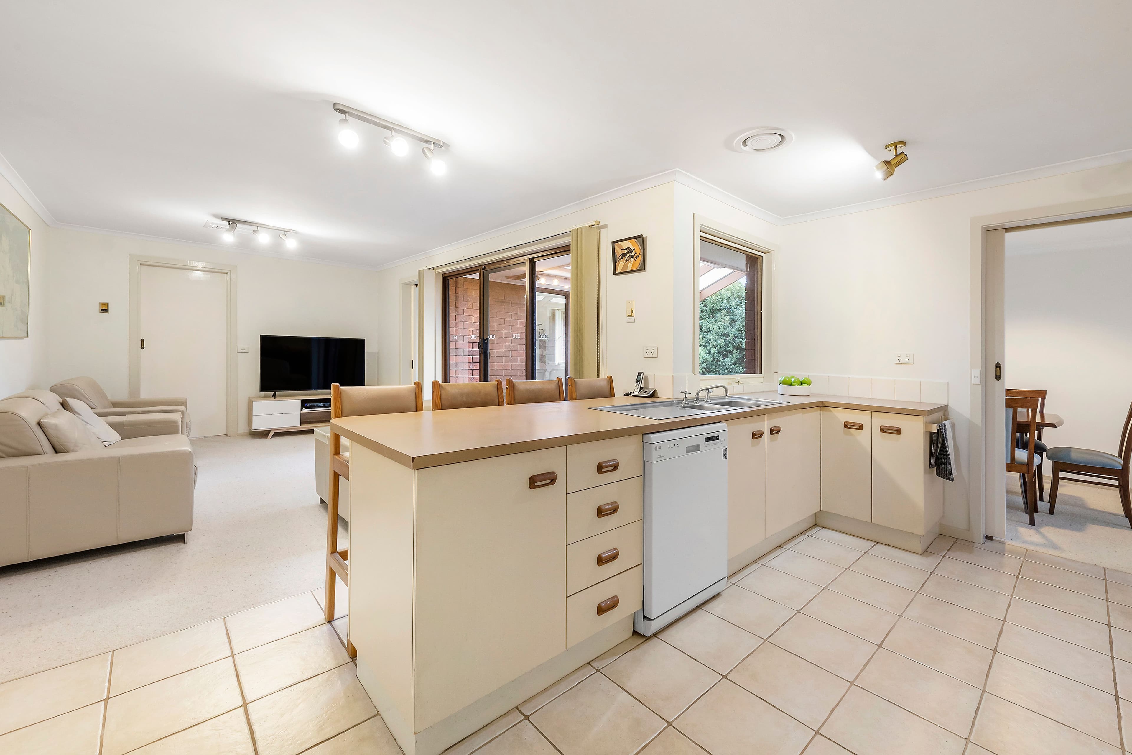13 Murray Close, Frankston VIC 3199, Frankston - Thumbnail 2