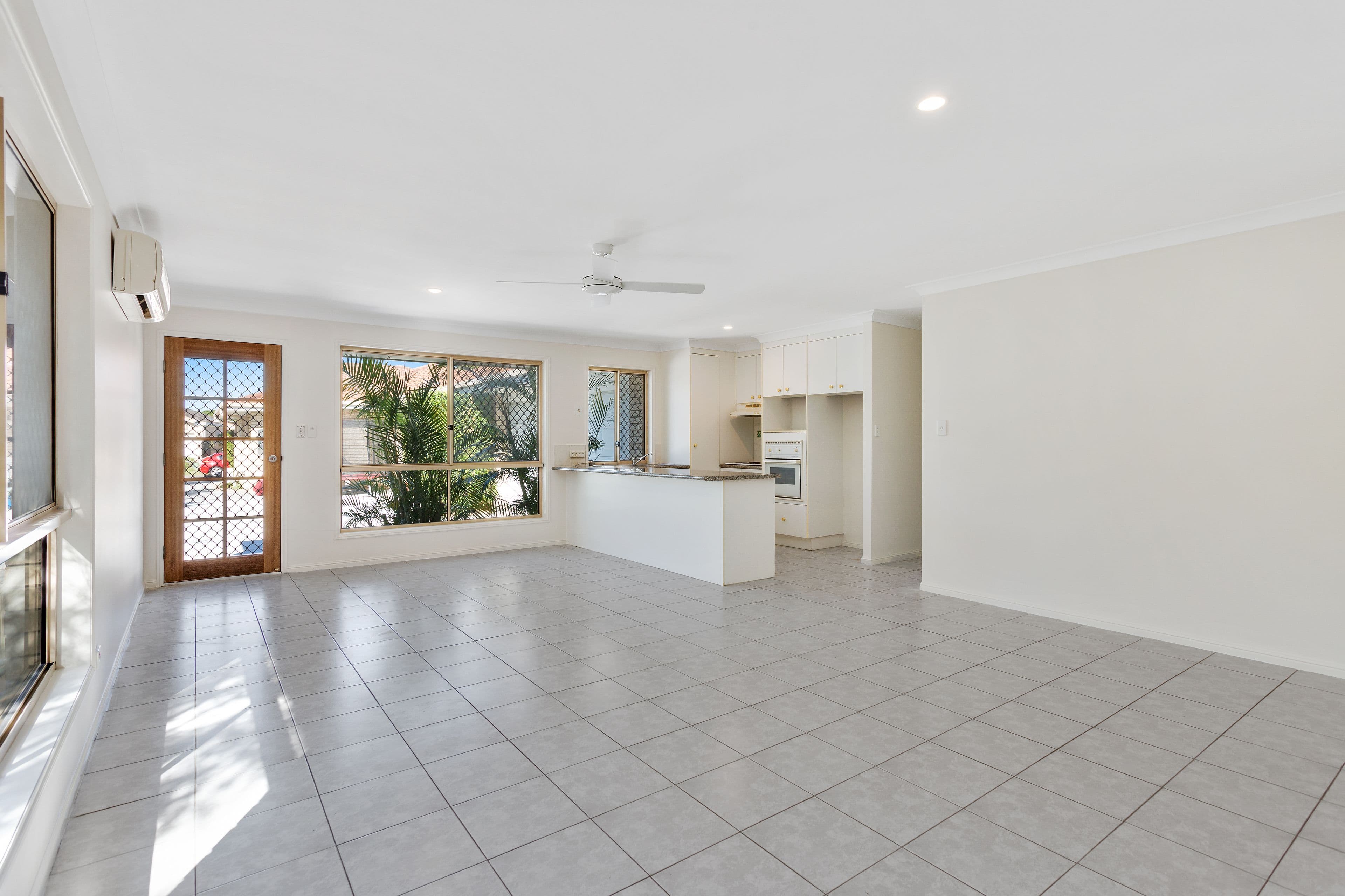 7 Dartmouth Court, Varsity Lakes QLD 4227, Varsity Lakes - Thumbnail 2