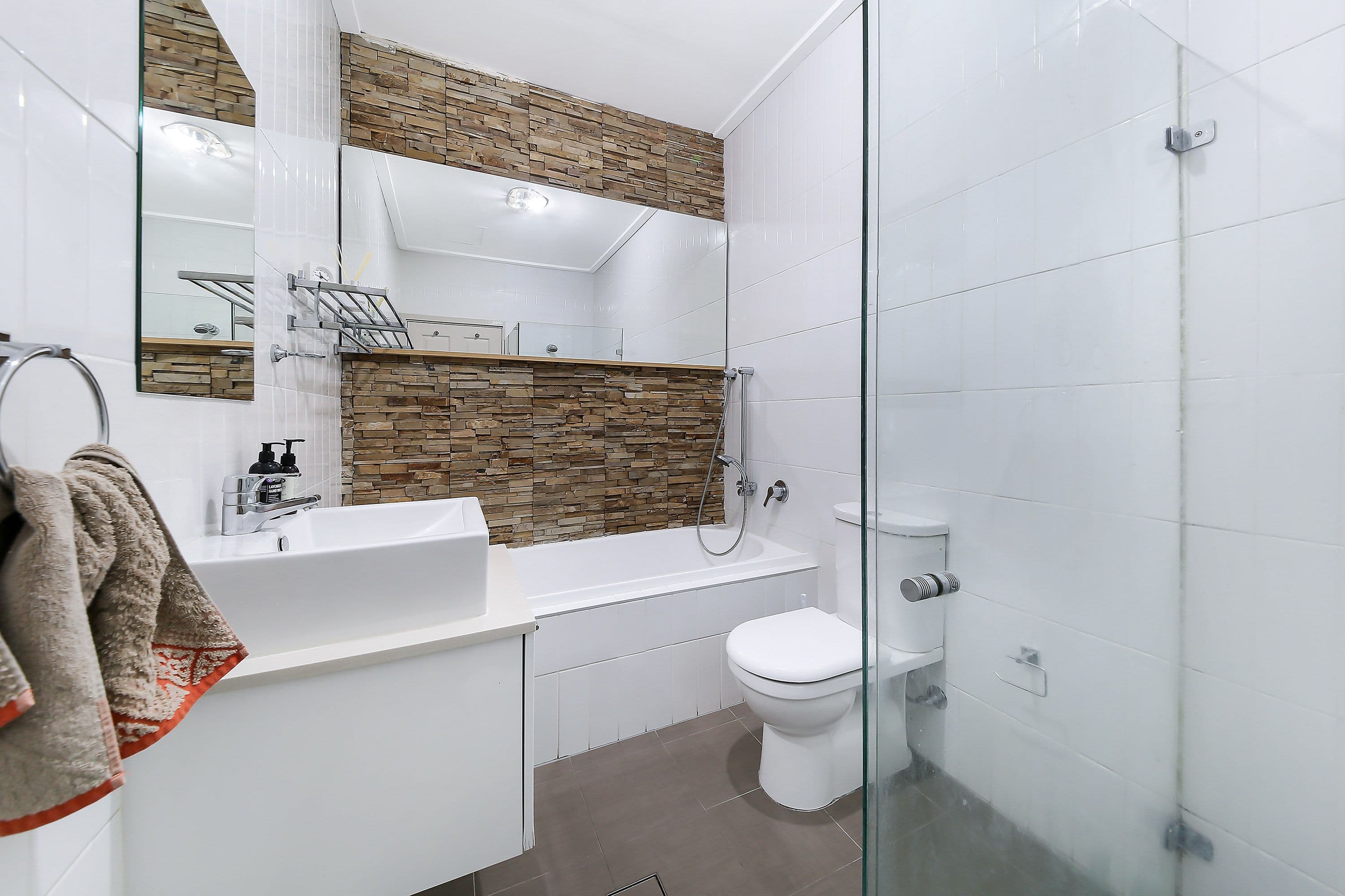 34 Suva Crescent, Greenacre - Thumbnail 8