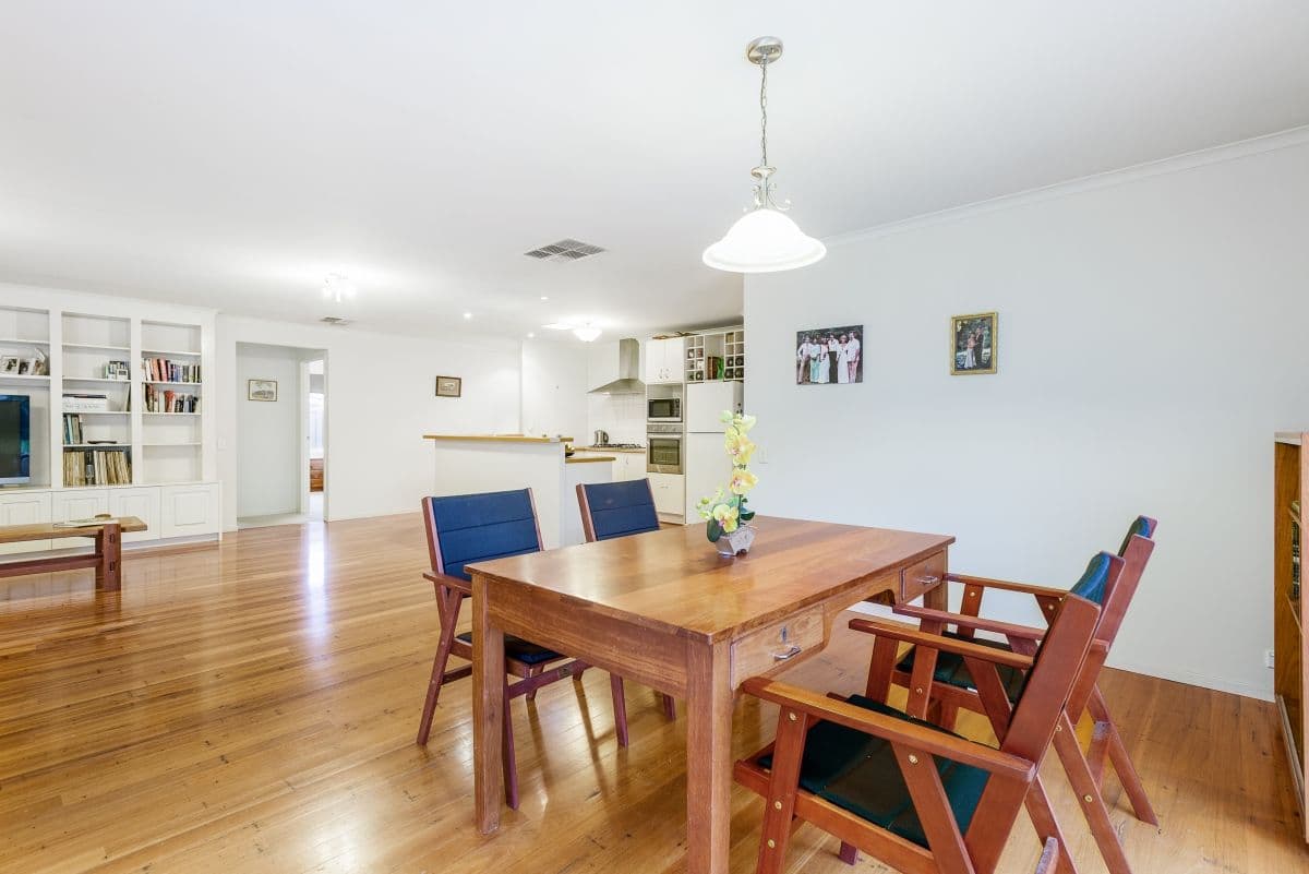 6 Edgeware Close, Point Cook VIC 3030, Point Cook - Thumbnail 7