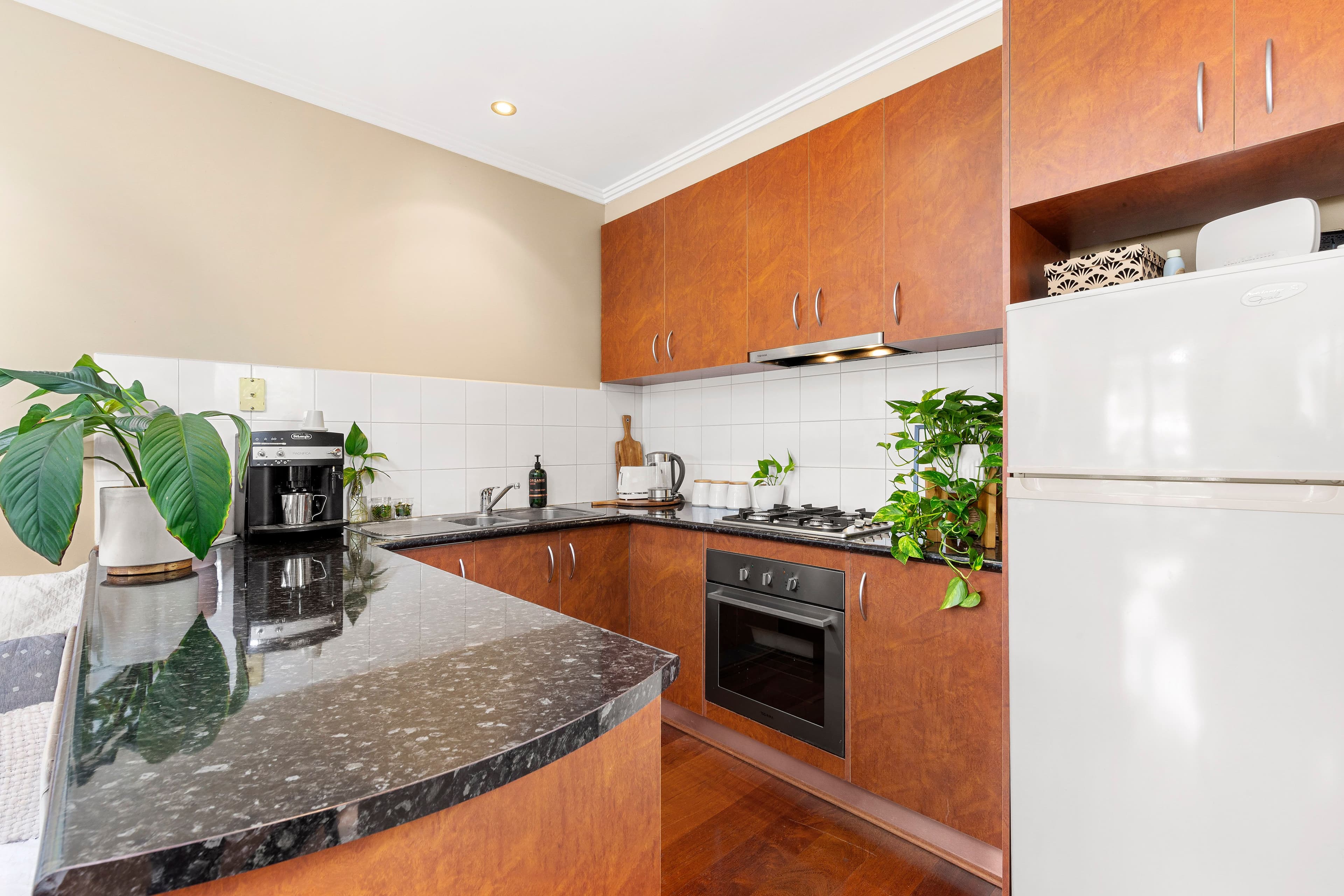 102 McMahon Road, Reservoir VIC 3073, Reservoir - Thumbnail 2