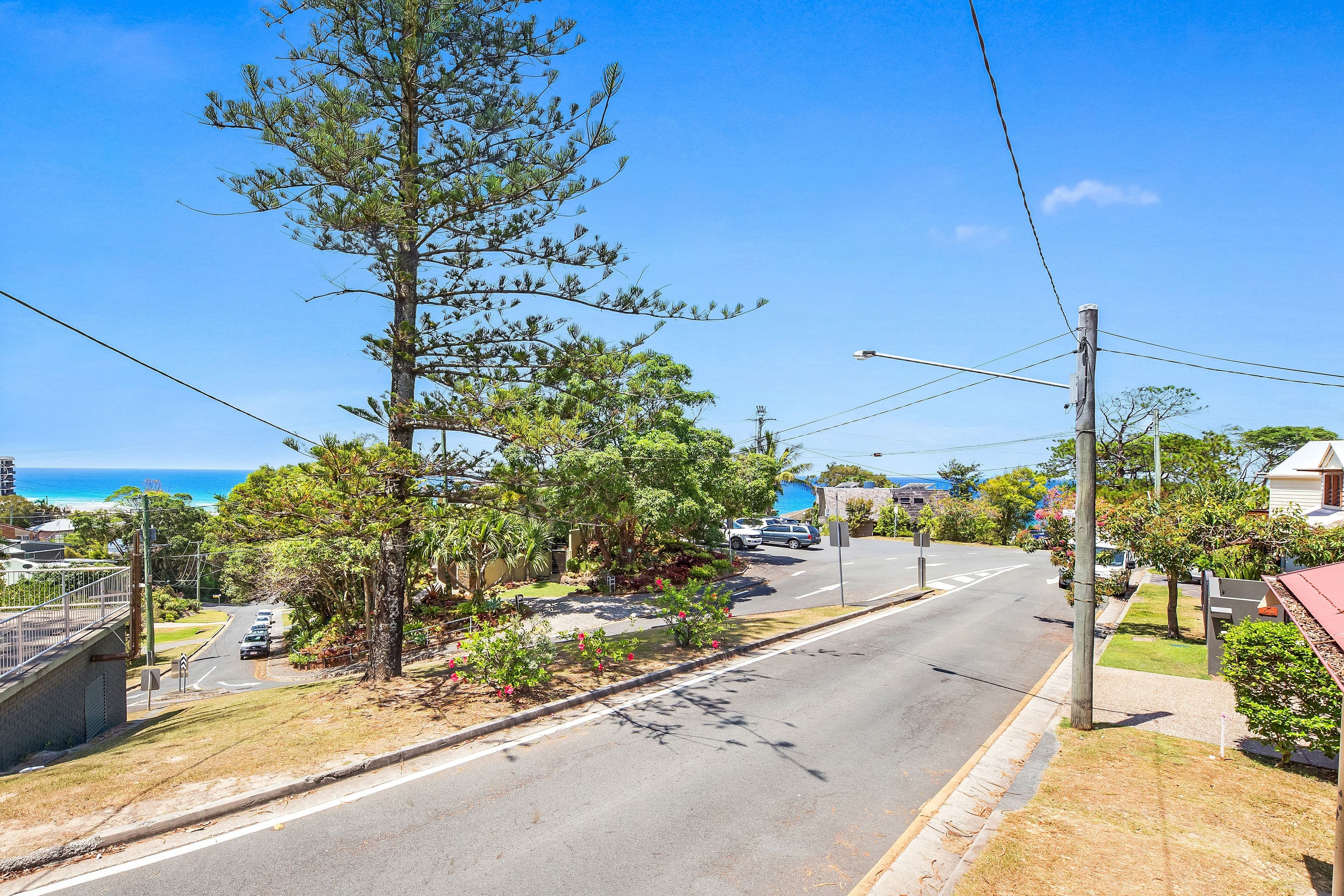 60 Woodgee Street, Currumbin QLD 4223, Currumbin - Thumbnail 2