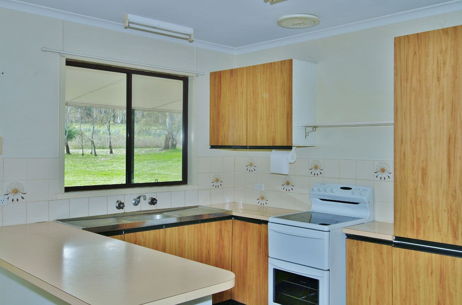 62-64 Caldwell Street, Heathcote VIC 3523, Heathcote - Thumbnail 3