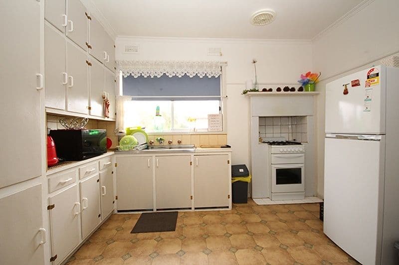 32 Lake Road, Natimuk VIC 3409, Natimuk - Thumbnail 2