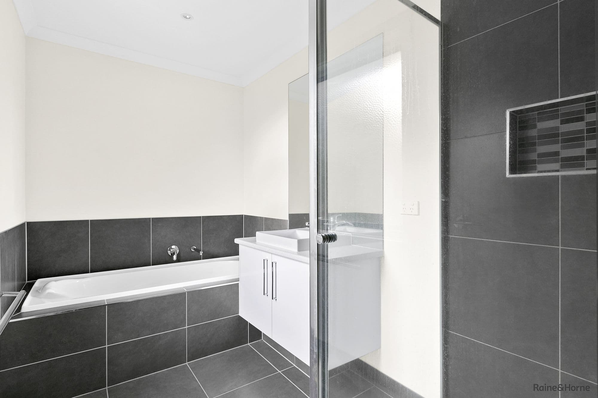59A Bayview Avenue, Rosebud VIC 3939, Rosebud - Thumbnail 3