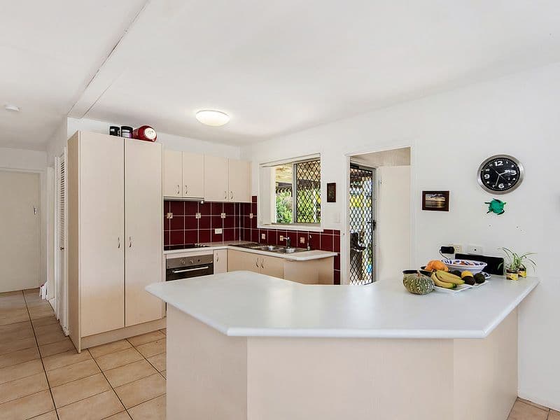 12 Elaine Street, Southport QLD 4215, Southport - Thumbnail 4