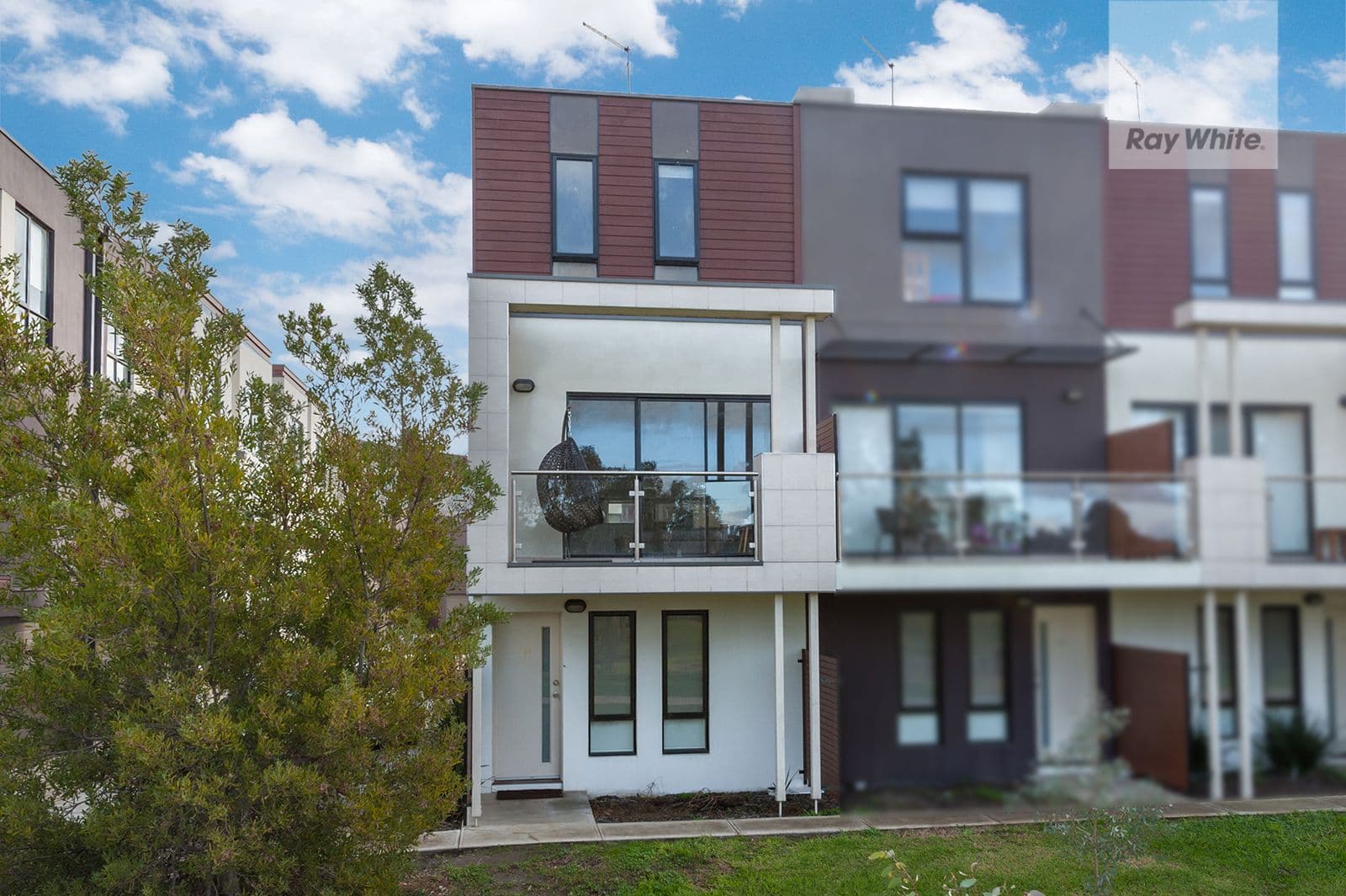 34 Alexander Circuit, Craigieburn VIC 3064, Craigieburn - Thumbnail 2