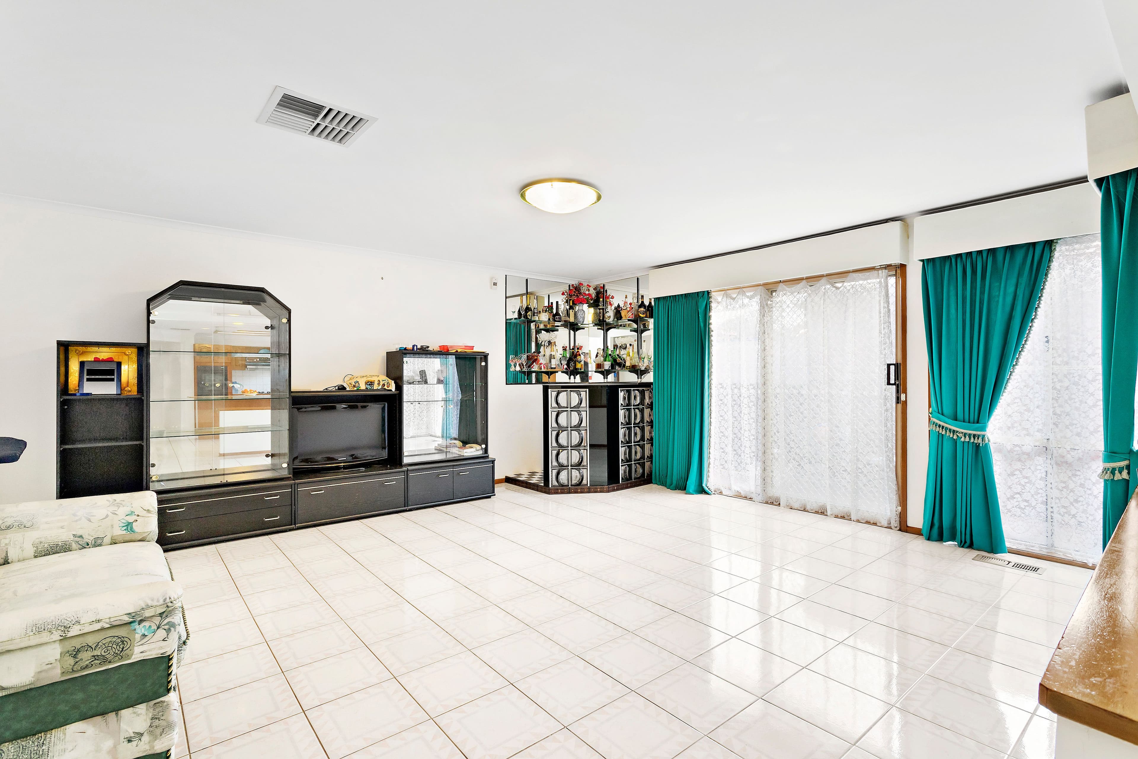 4 Sandalwood Drive, Oakleigh South VIC 3167, Oakleigh South - Thumbnail 2